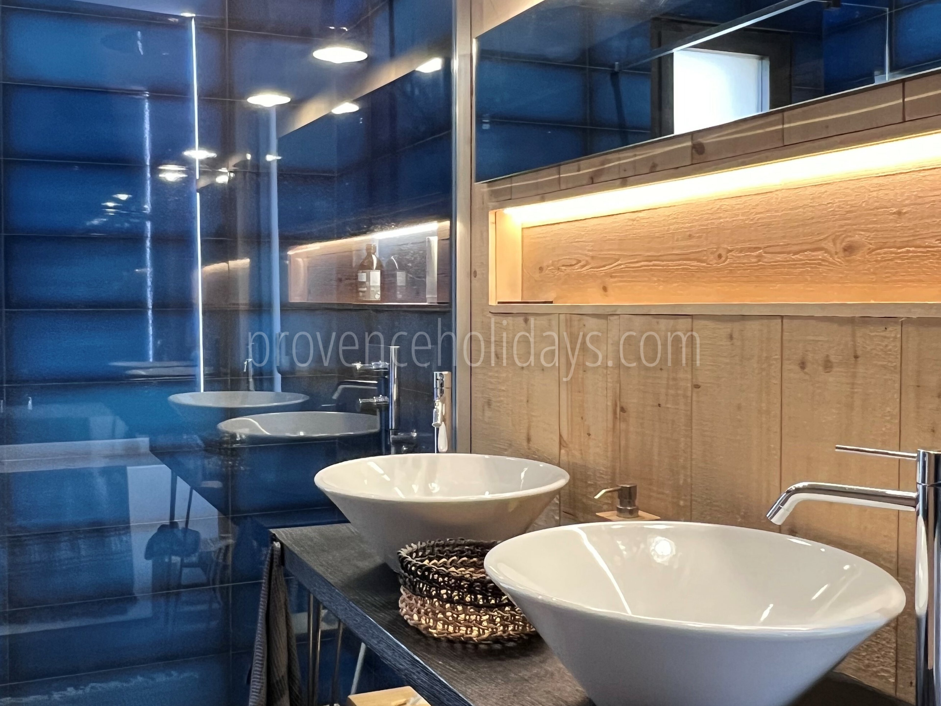 21 - Villa Garrigue: Villa: Bathroom