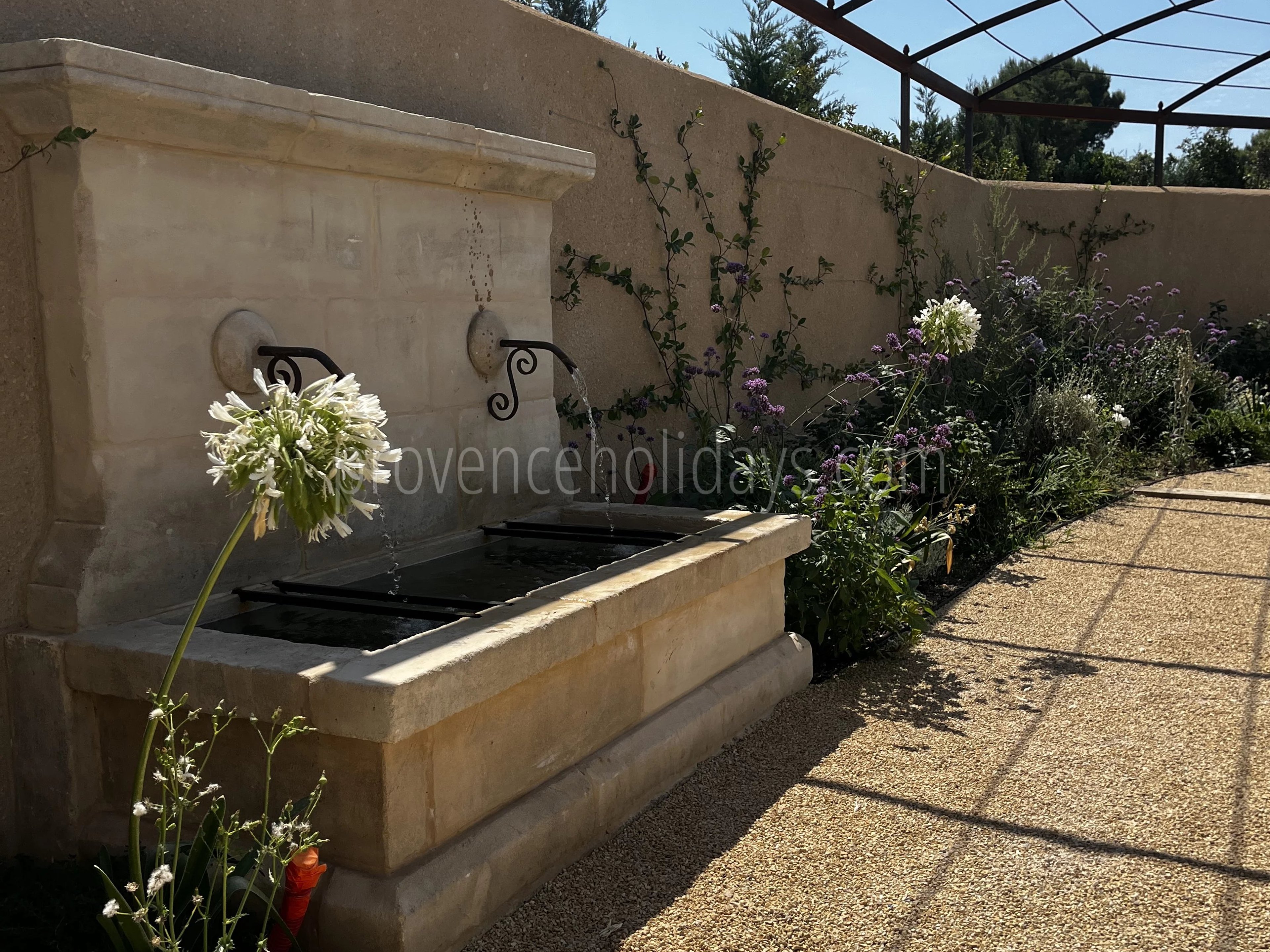 17 - Provençal mas in Eygalières: Villa: Exterior
