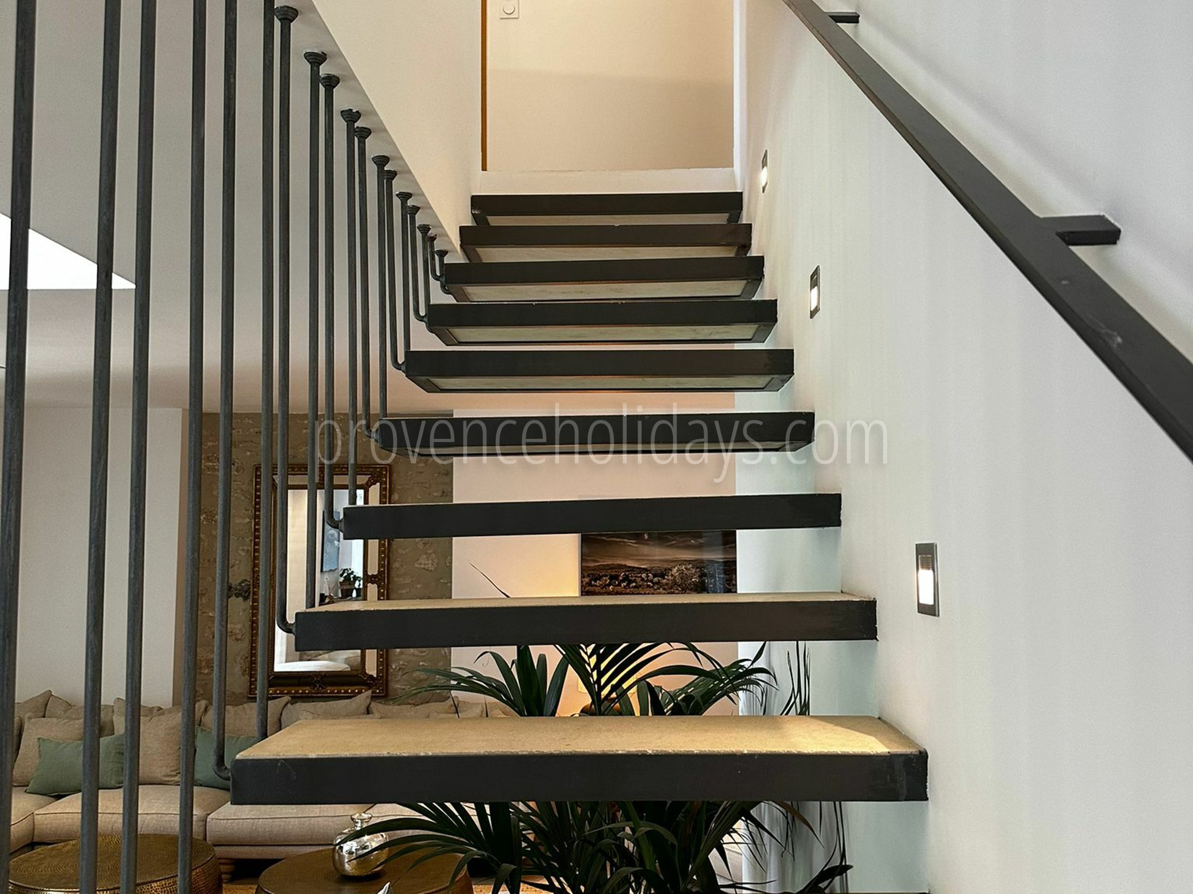 21 - Mas du Carlet: Villa: Interior