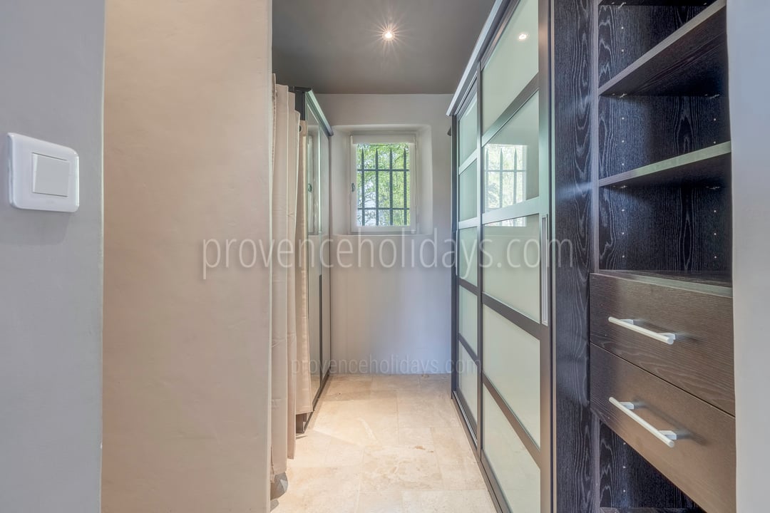 24 - Mas des Songes: Villa: Bedroom