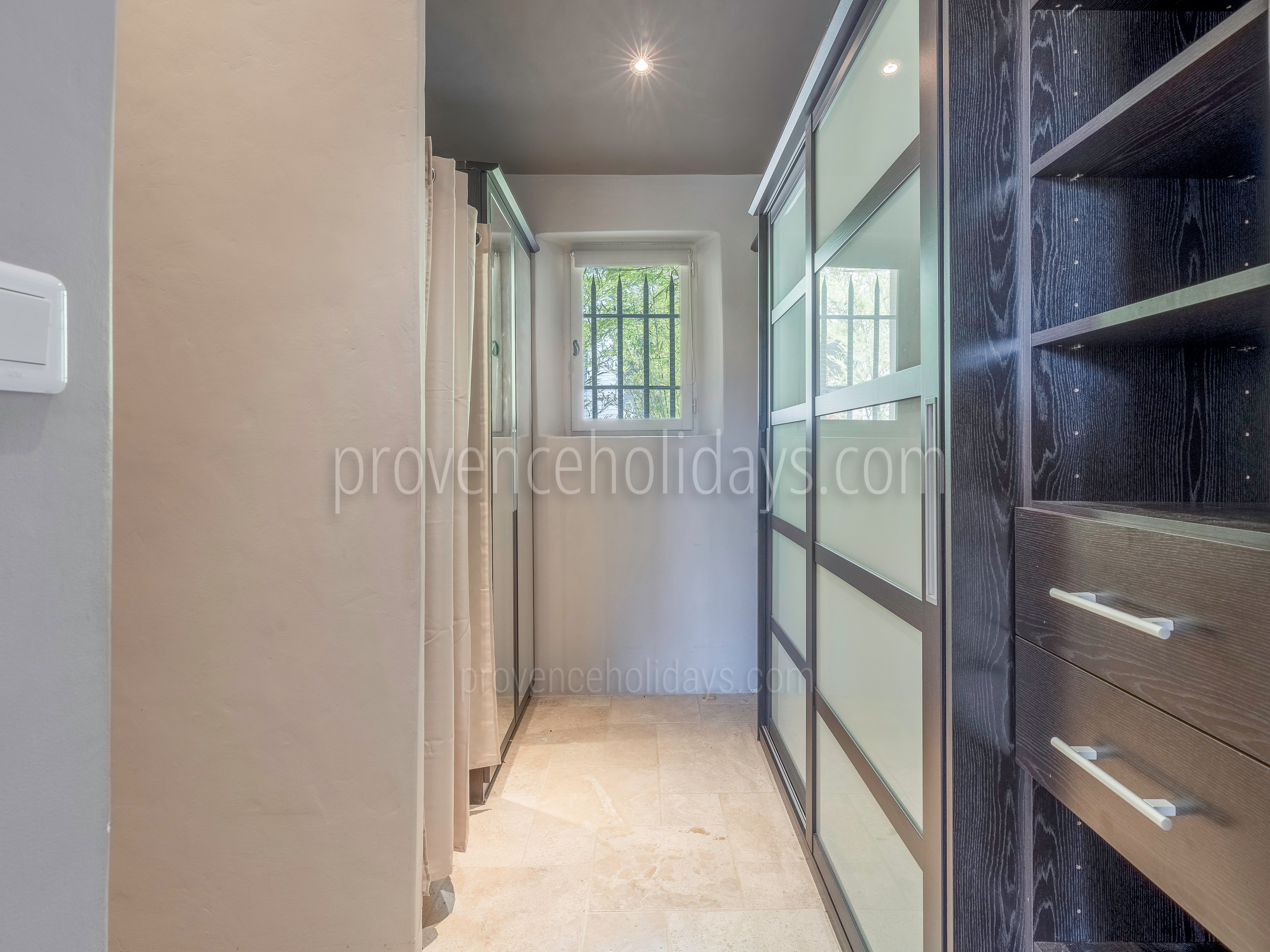 24 - Mas des Songes: Villa: Bedroom