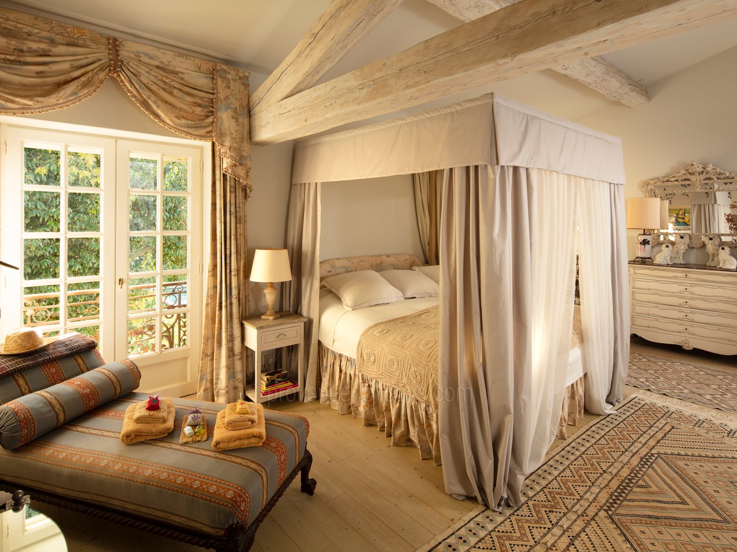 34 - Domaine de Mouriès: Villa: Bedroom