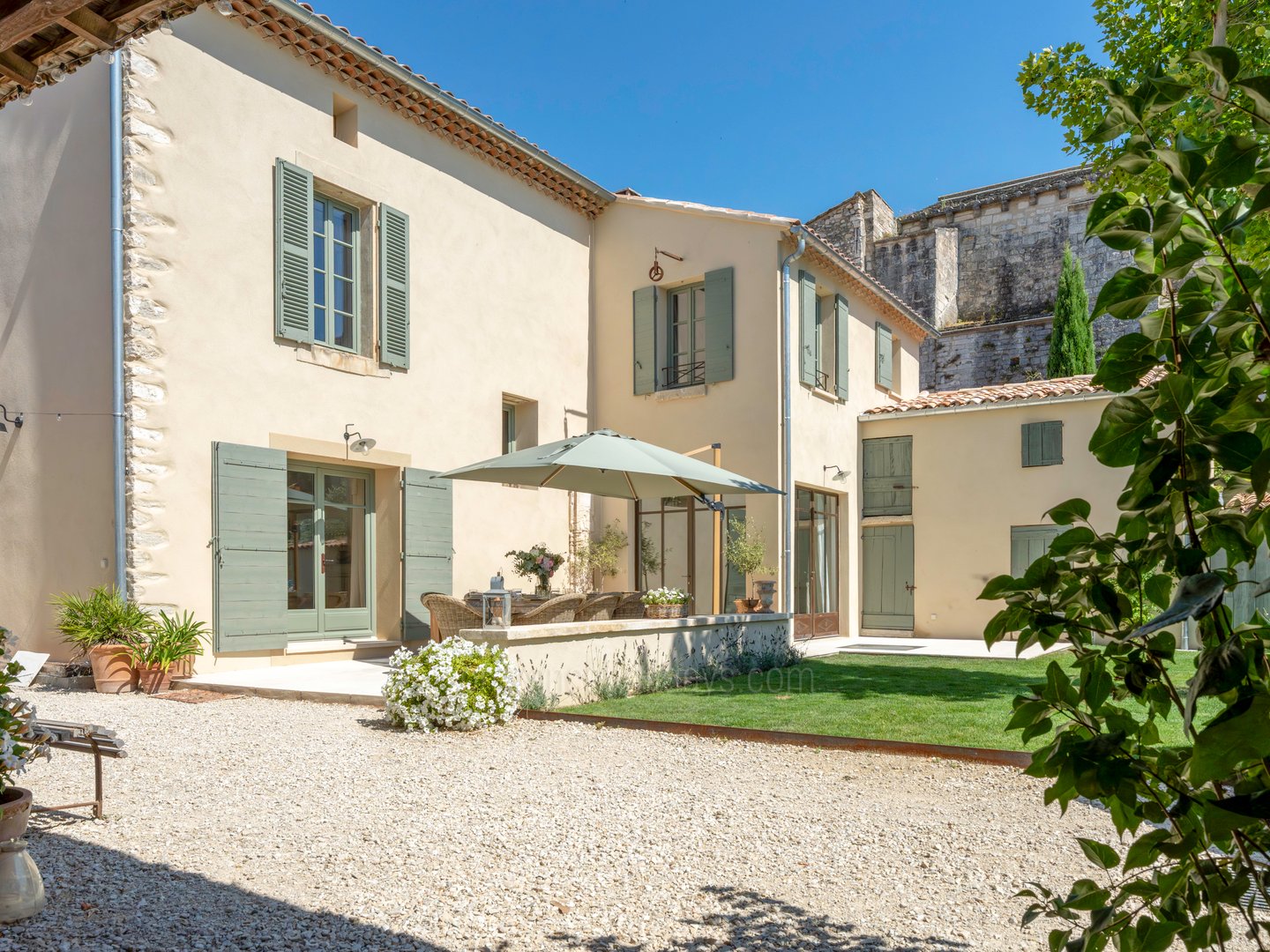 11 - La Vieille Grange: Villa: Exterior