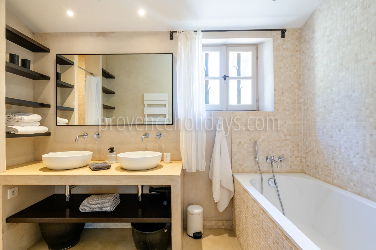 13 - Le Mas aux Gargouilles: Villa: Bathroom