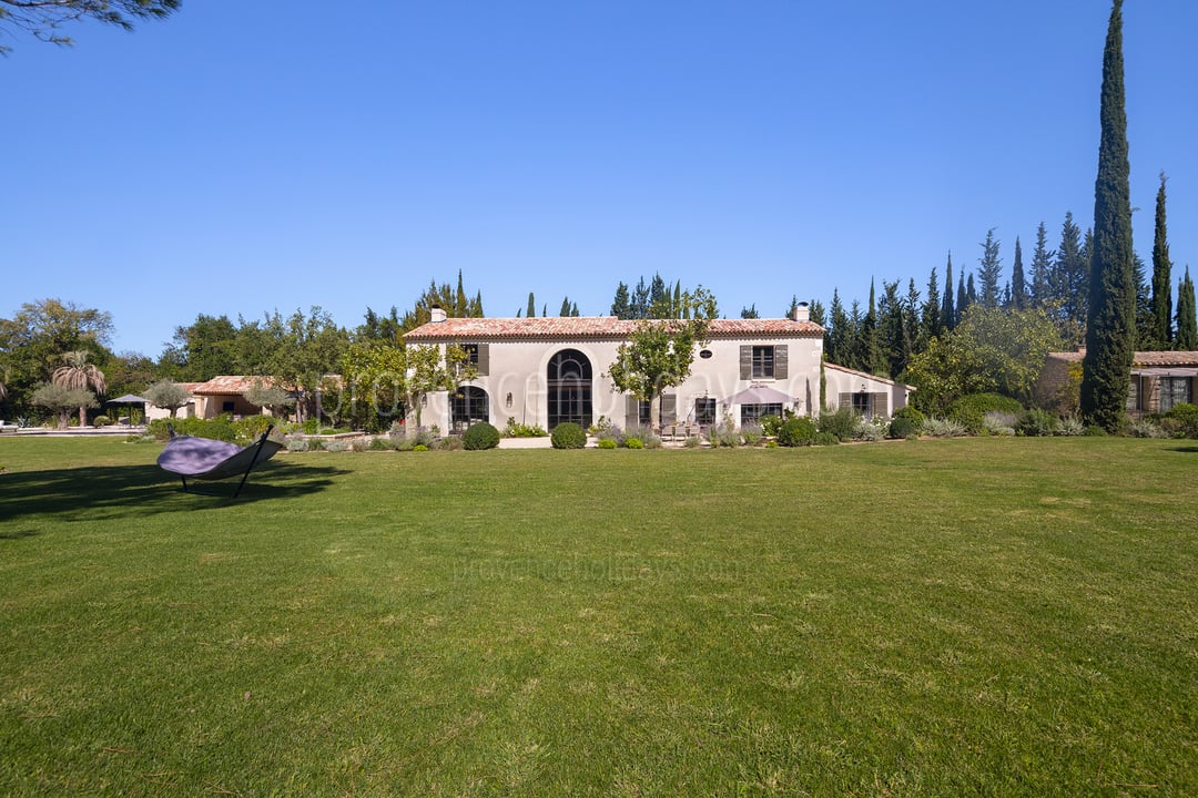 34 - Mas du Paradis: Villa: Exterior