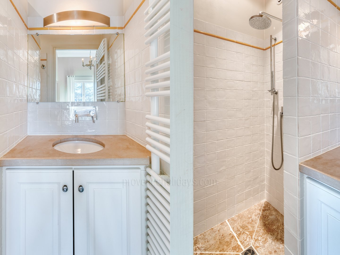 24 - Le Mas de l\'Ouest: Villa: Bathroom