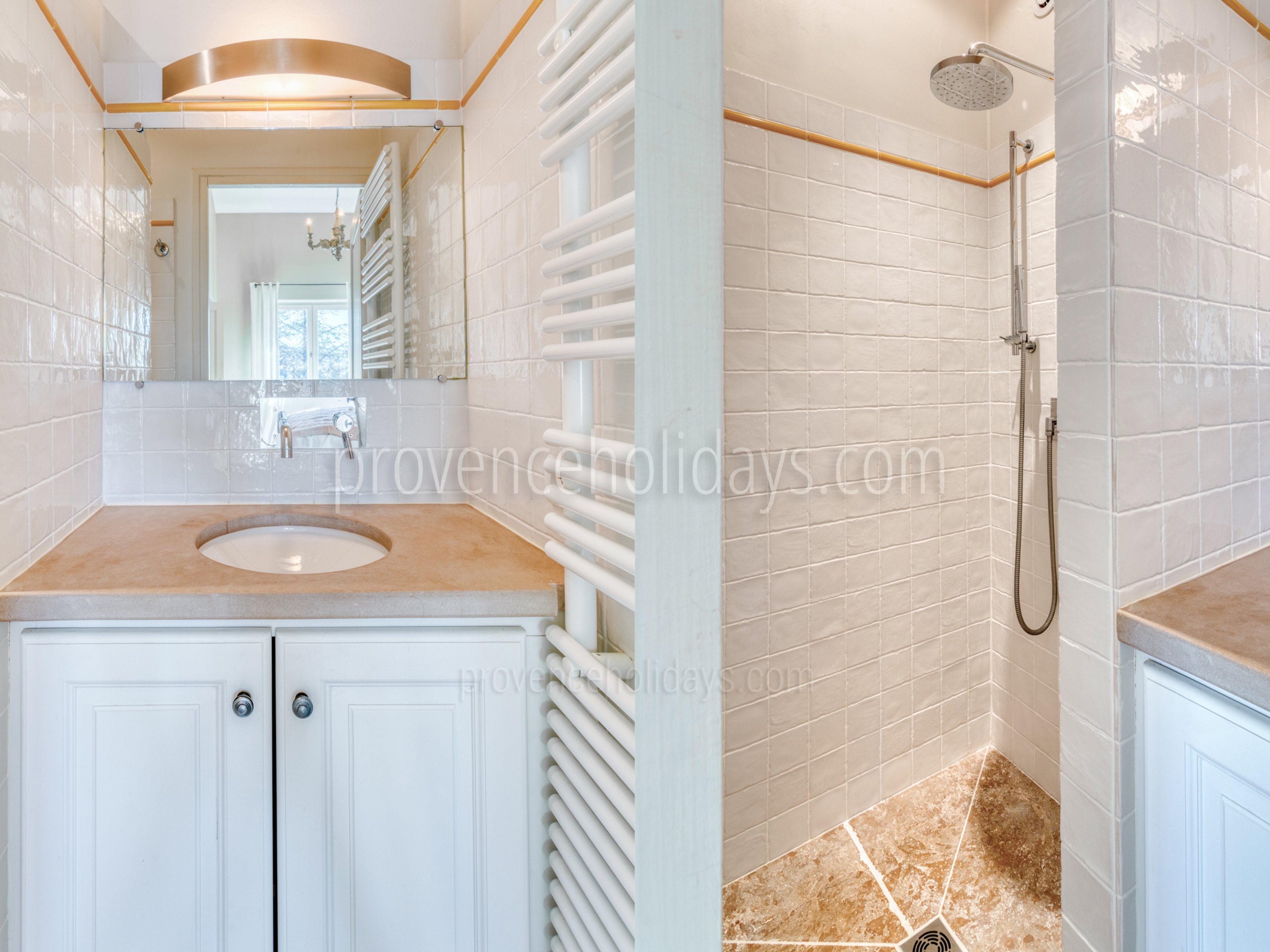 24 - Le Mas de l\'Ouest: Villa: Bathroom