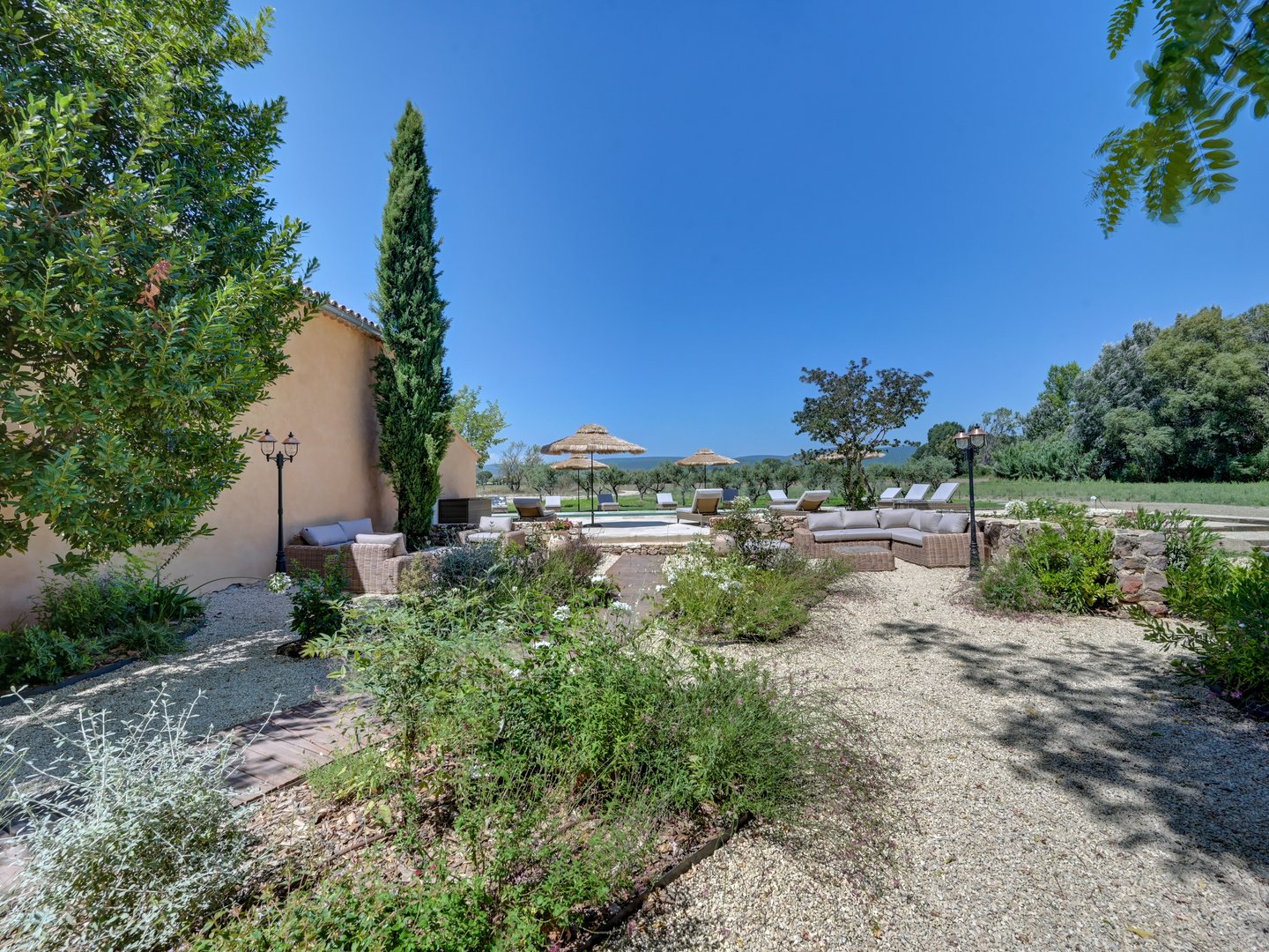 107 - Le Mas de Prestige: Villa: Exterior