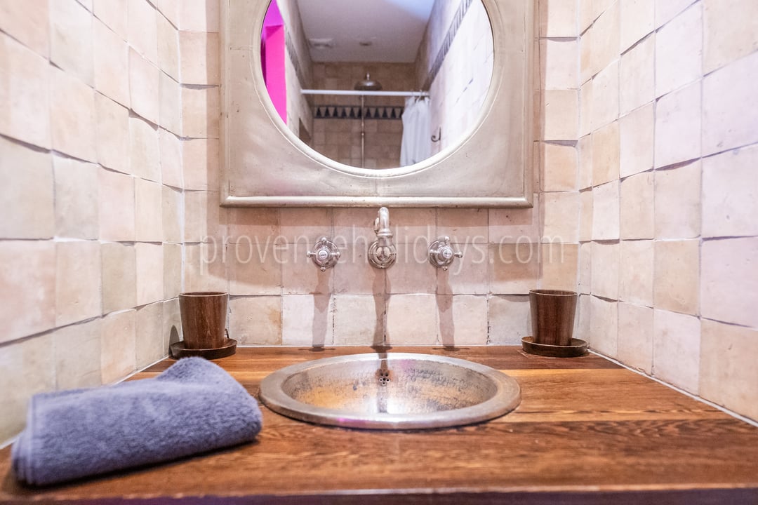 19 - Le Mas aux Gargouilles: Villa: Bathroom