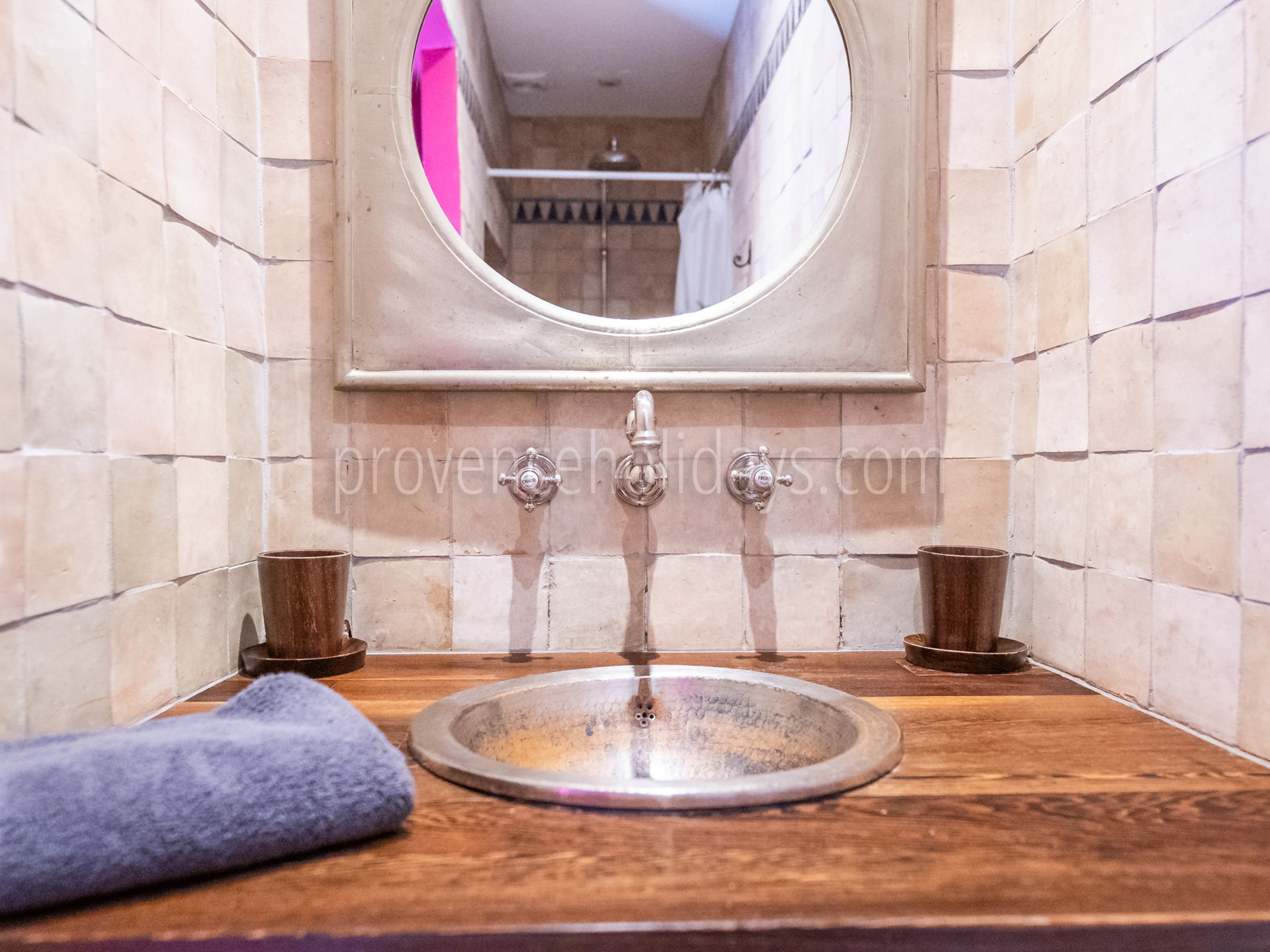 19 - Le Mas aux Gargouilles: Villa: Bathroom