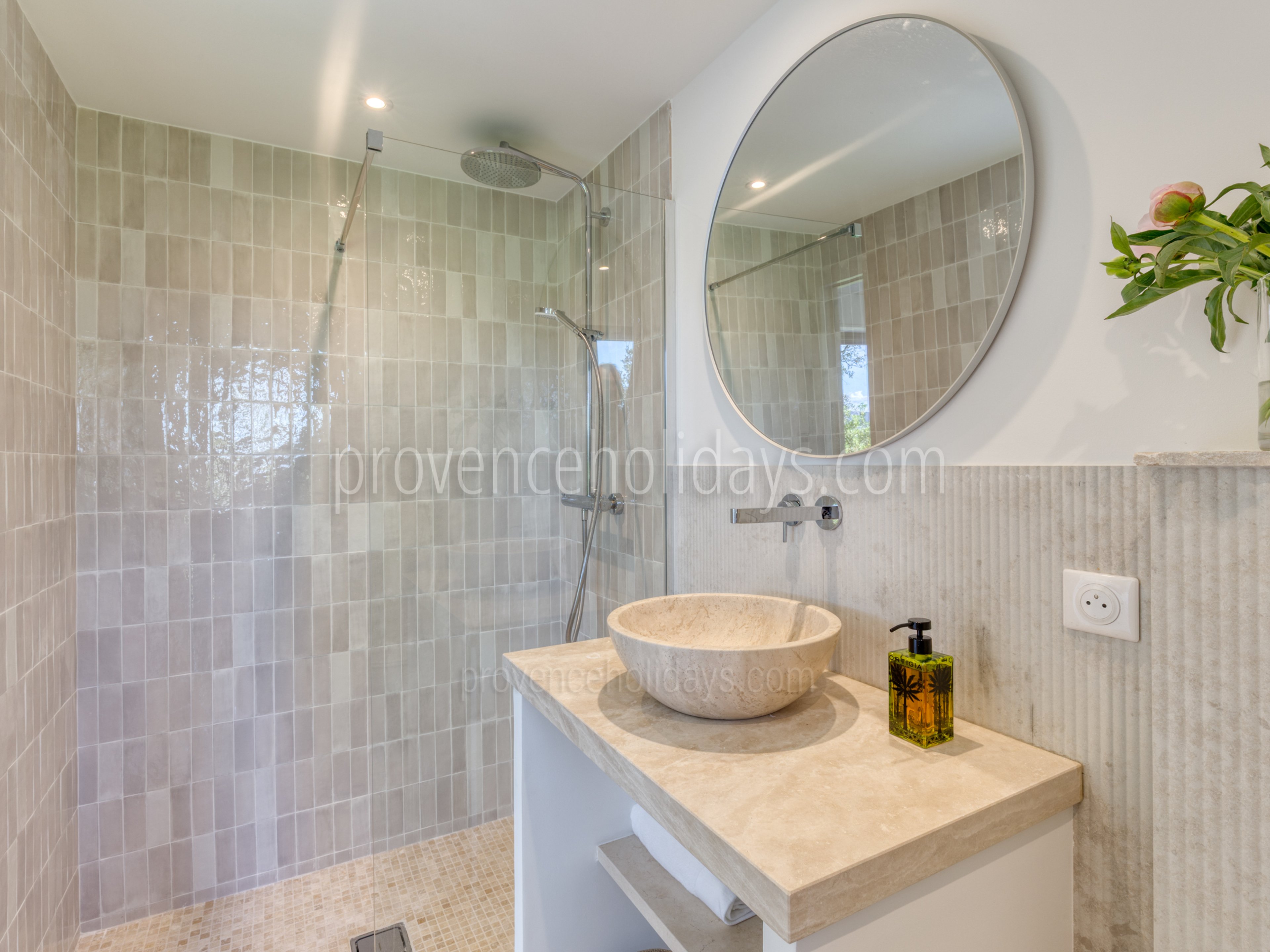 18 - Villa Pearl: Villa: Bathroom