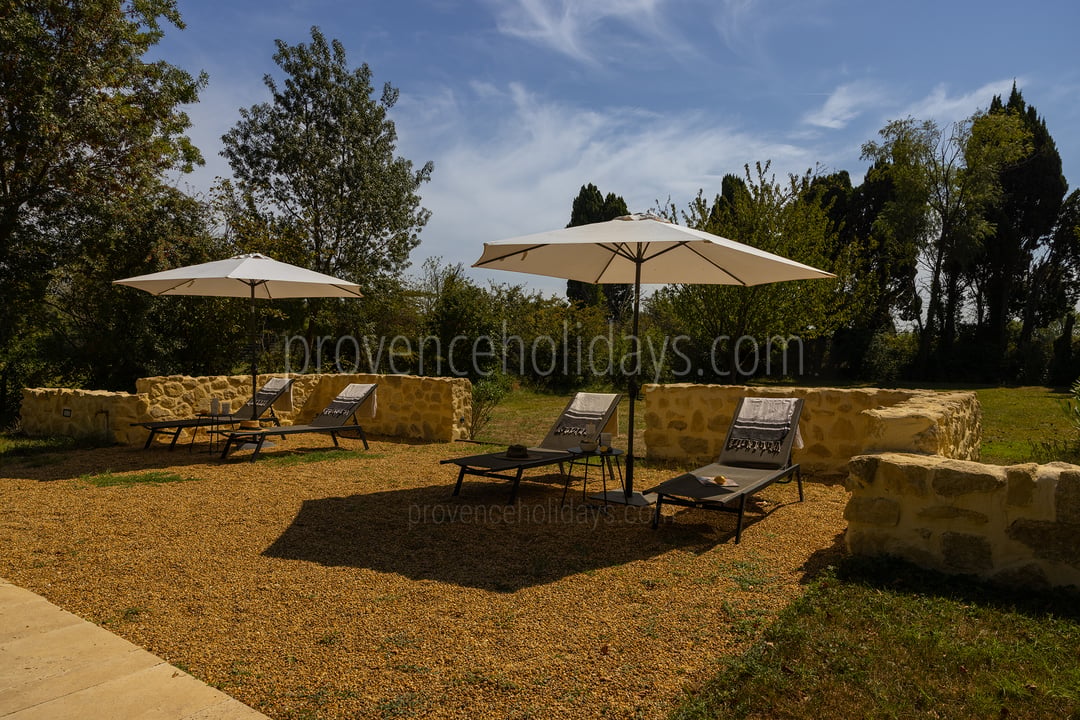 20 - Le Mas d\'Entraigues: Villa: Exterior