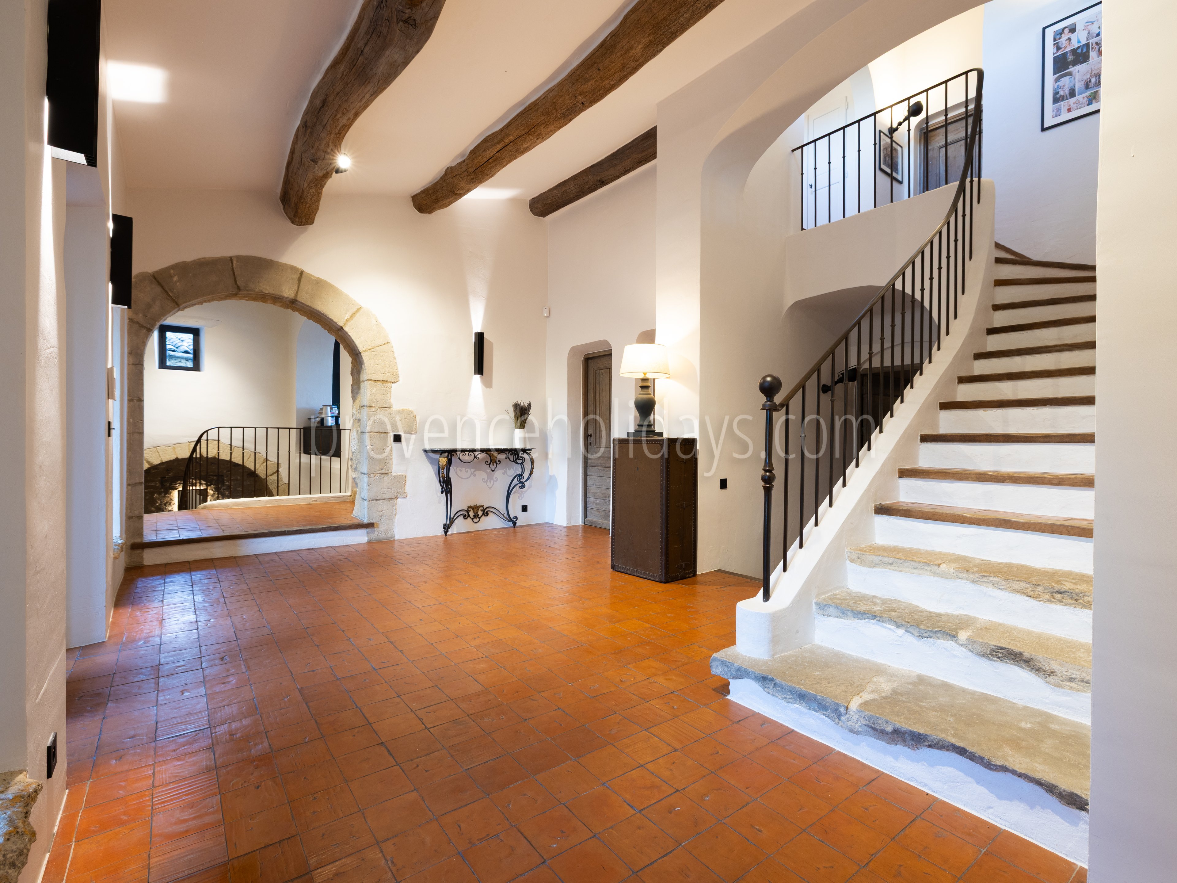 35 - La Bastide Sainte Croix: Villa: Interior