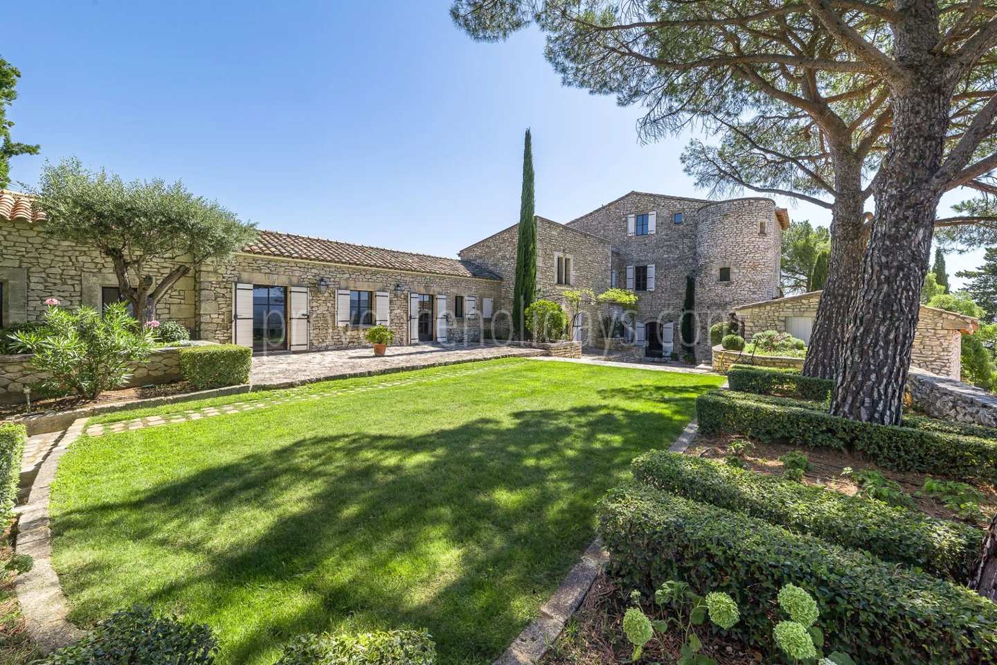 6 - Historisch landhuis in Gordes: Villa: Exterior
