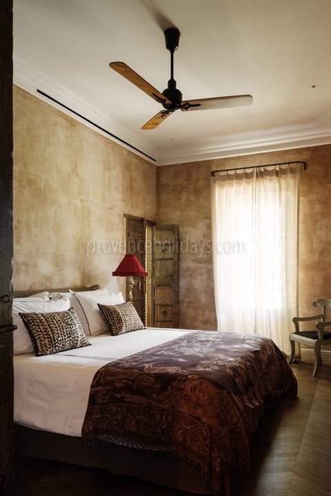 38 - Mas de Maussane: Villa: Bedroom