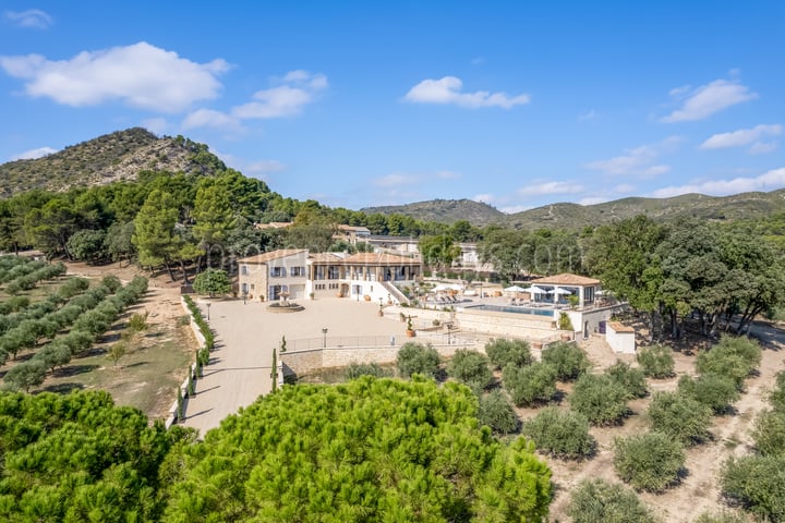 70 - Villa des Estrets: Villa: Exterior