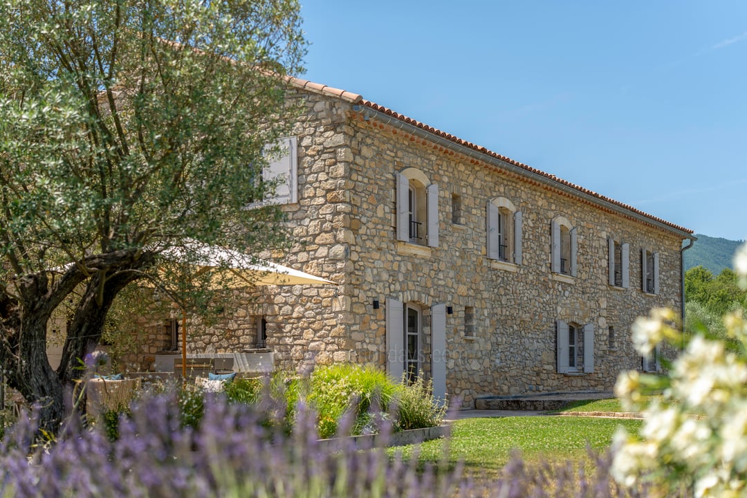 22 - Mas de Saint-Jean: Villa: Exterior