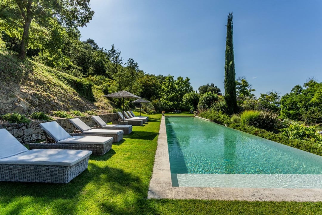 Ferienhaus mit beheiztem Infinity-Pool in Ménerbes