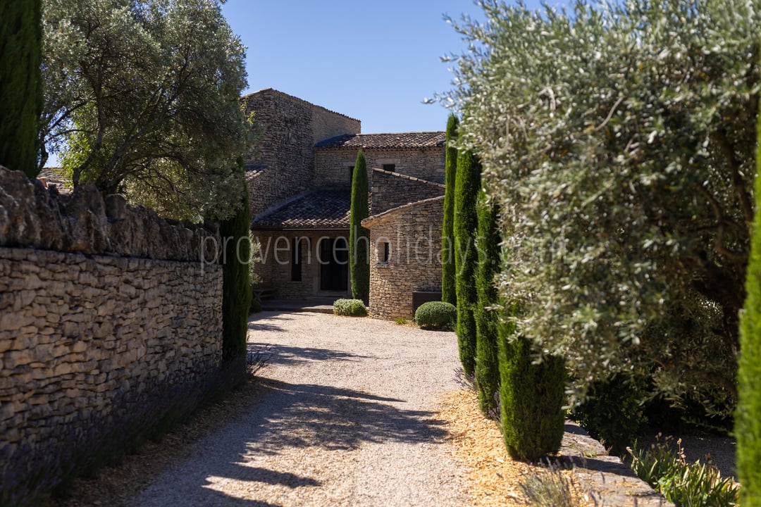 63 - La Bastide Sainte Croix: Villa: Exterior