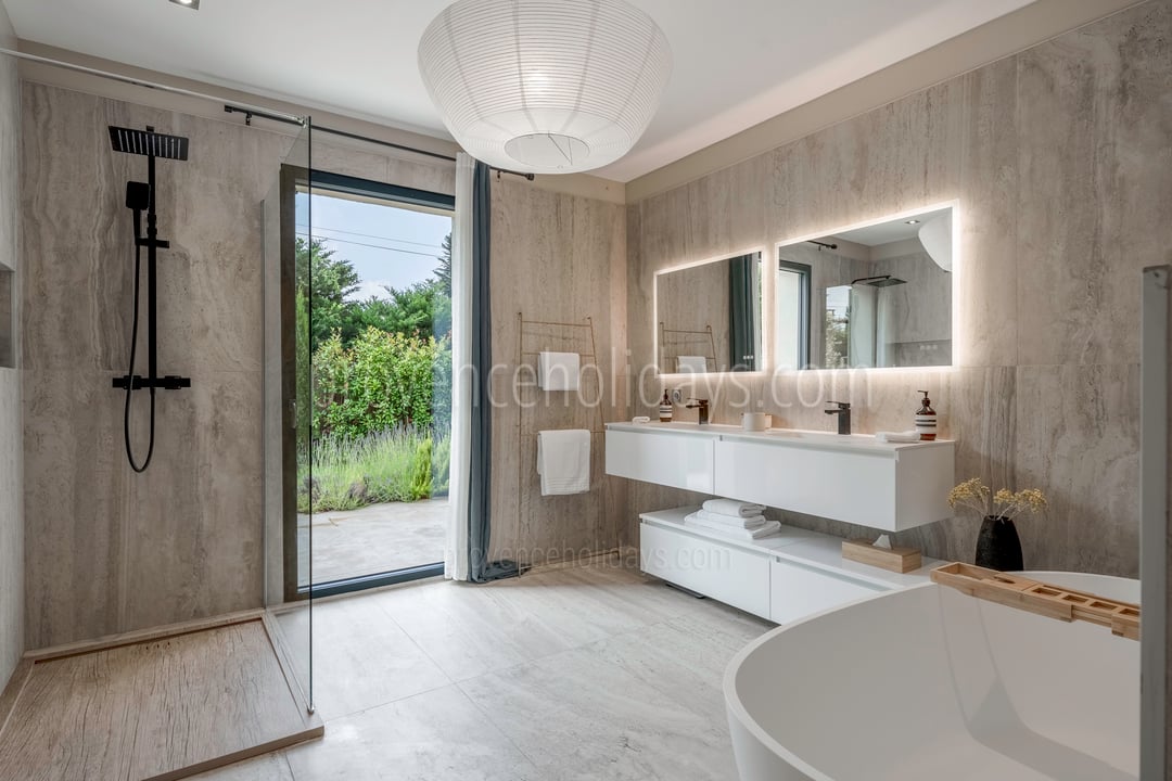 29 - Villa Alma: Villa: Bathroom