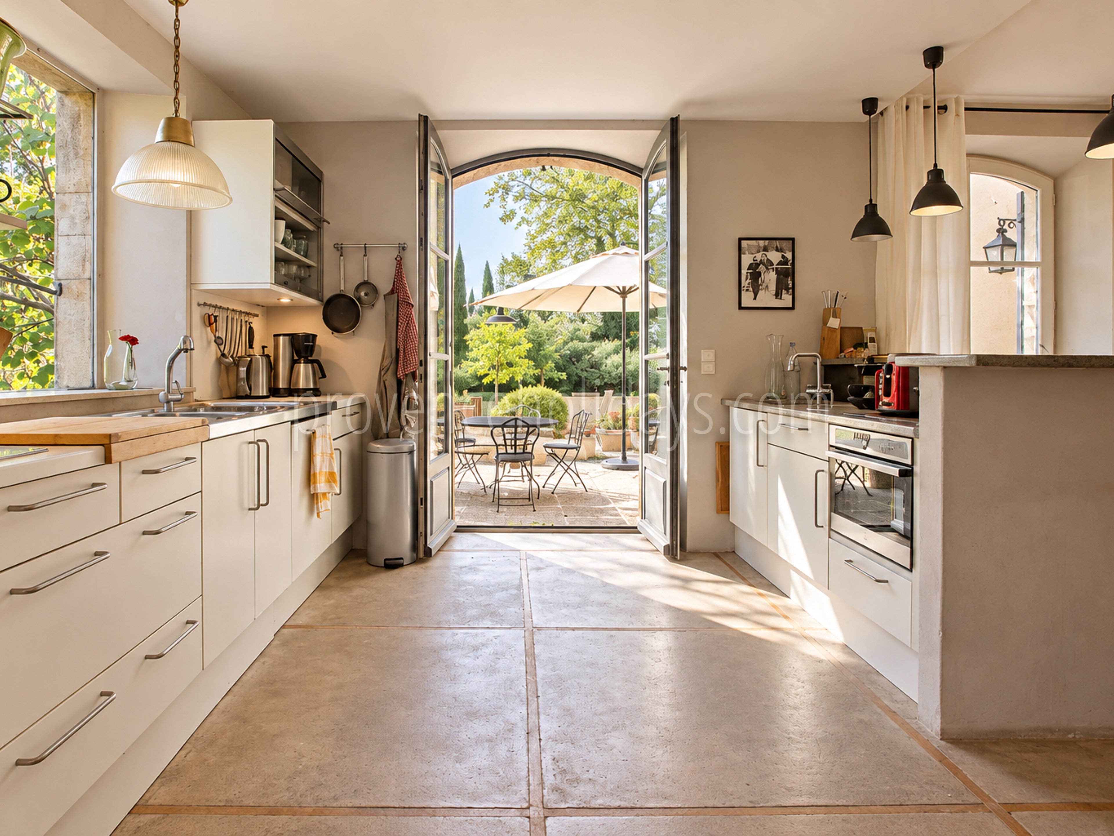 20 - Authentic farmhouse in Saint-Rémy-de-Provence: Villa: Interior