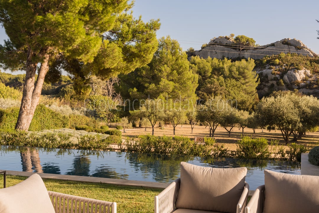 6 - La Bastide de Maussane: Villa: Exterior