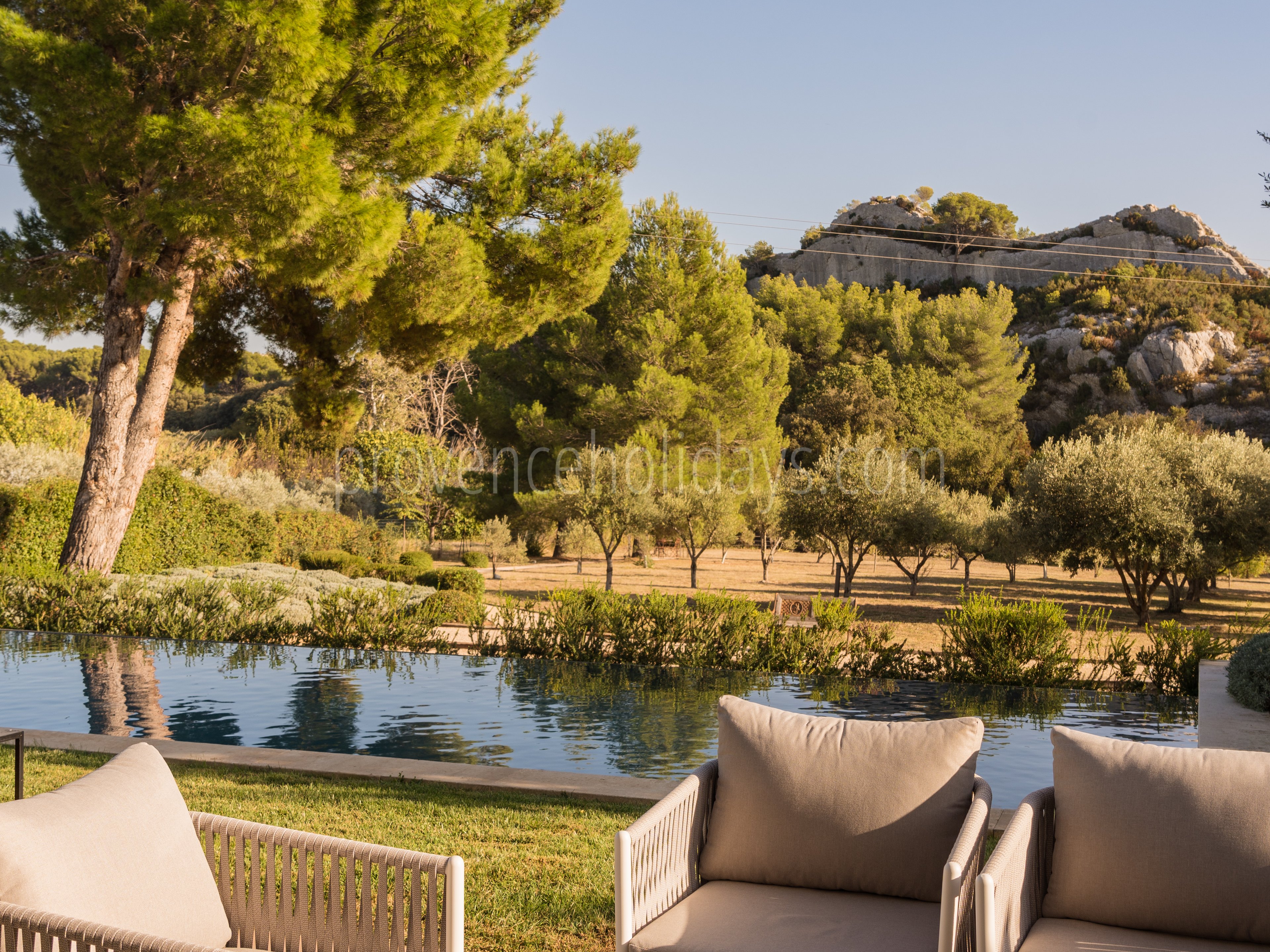 6 - La Bastide de Maussane: Villa: Exterior