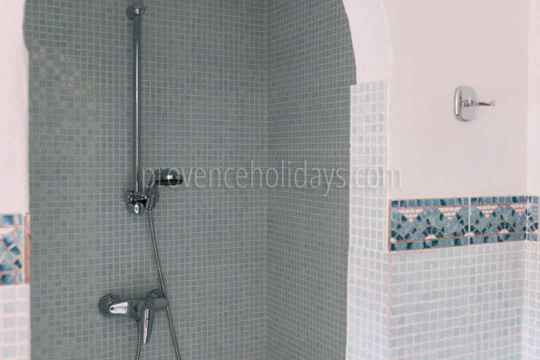11 - Bastide Shalimar: Villa: Bathroom