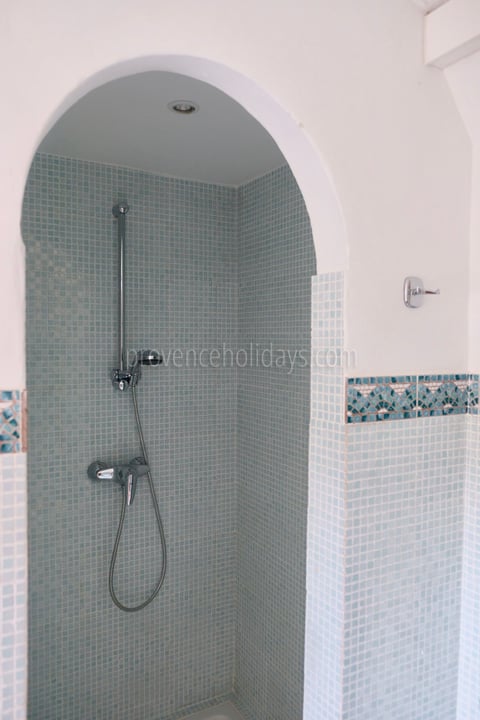 11 - Bastide Shalimar: Villa: Bathroom