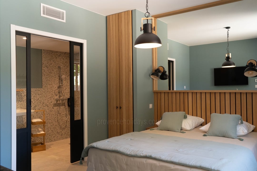 26 - Bastide Leontin: Villa: Bedroom