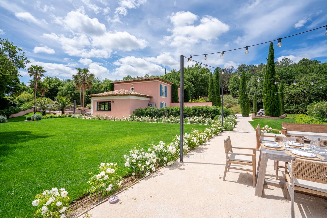 27 - Villa Honora: Villa: Exterior