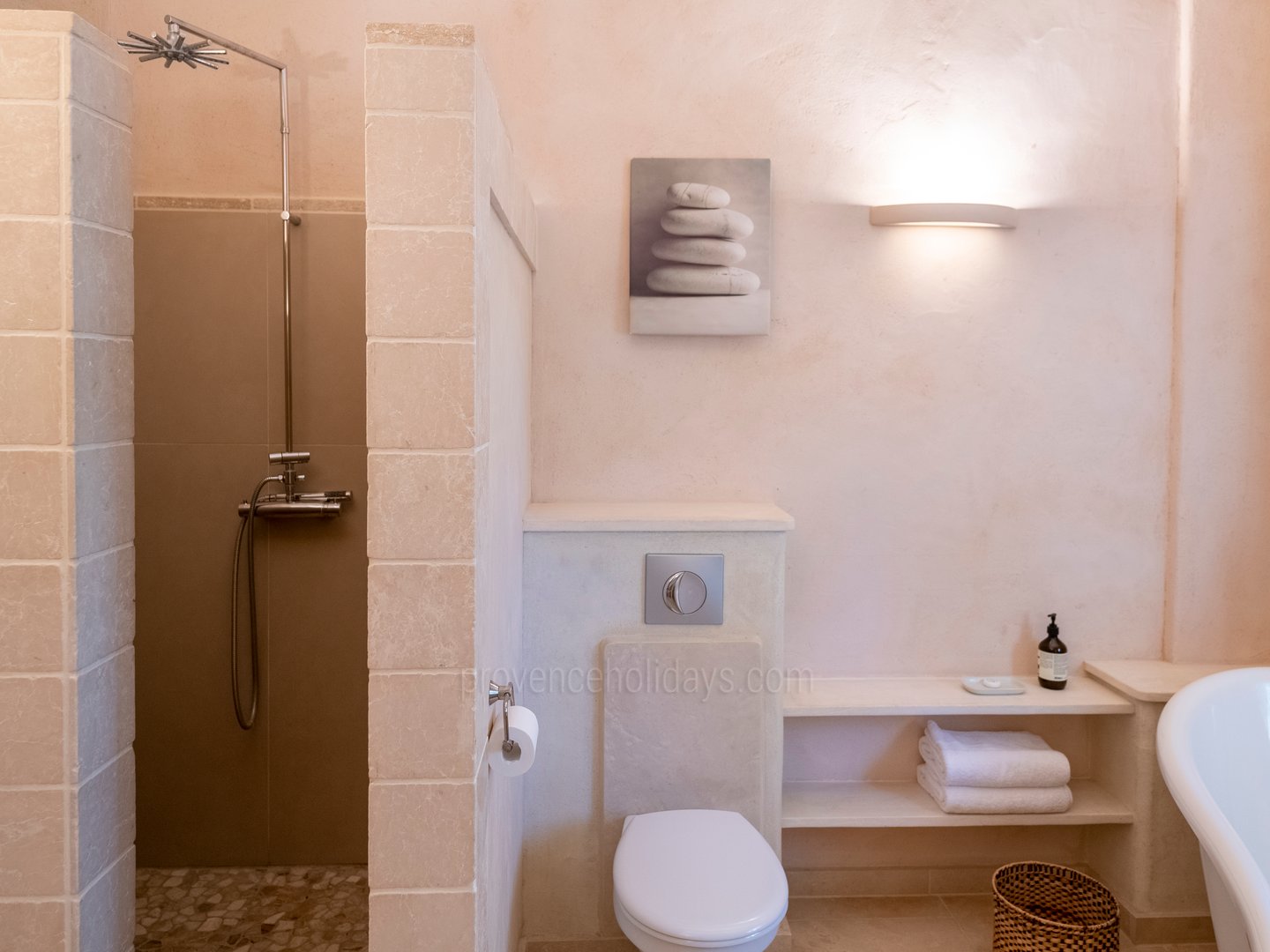 20 - Bastide de Joucas: Villa: Bathroom
