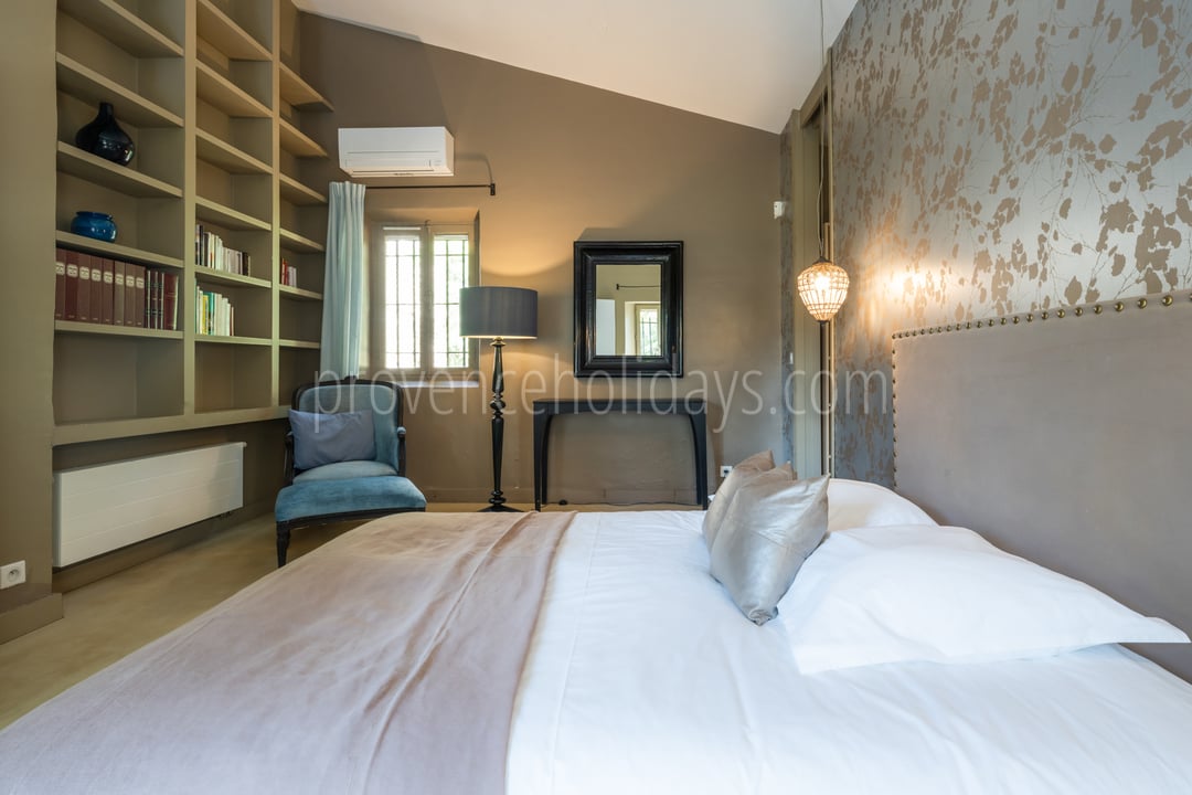 10 - Le Mas aux Gargouilles: Villa: Bedroom