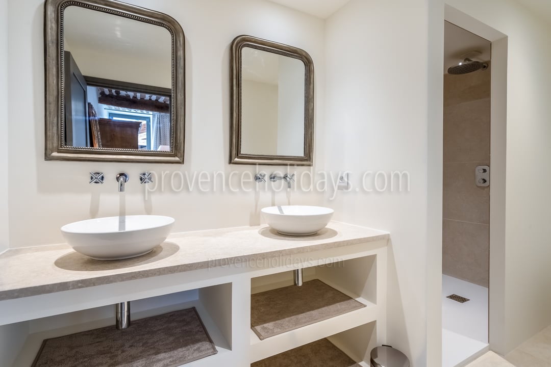 37 - La Bastide des Sources: Villa: Bathroom