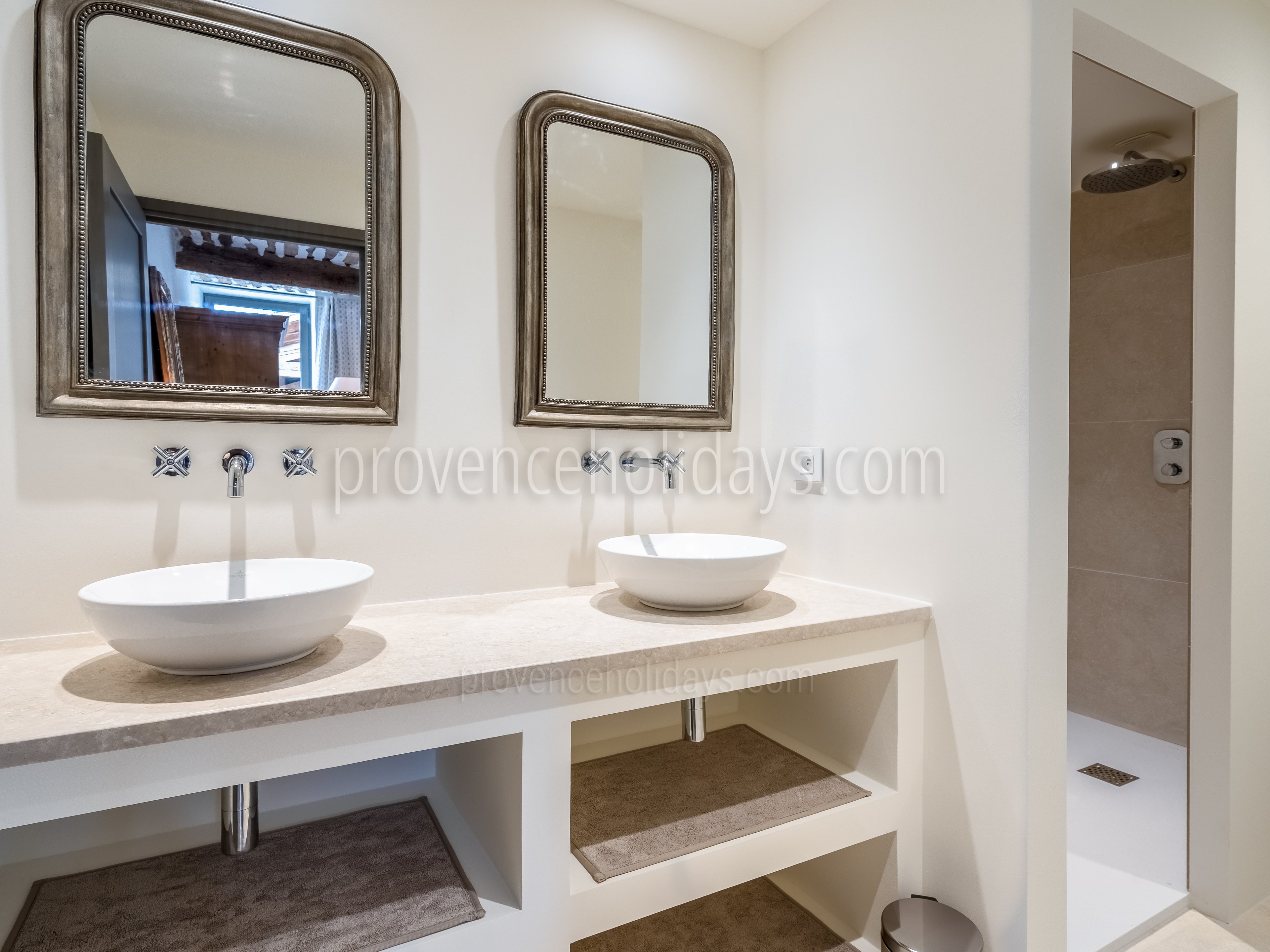 37 - La Bastide des Sources: Villa: Bathroom