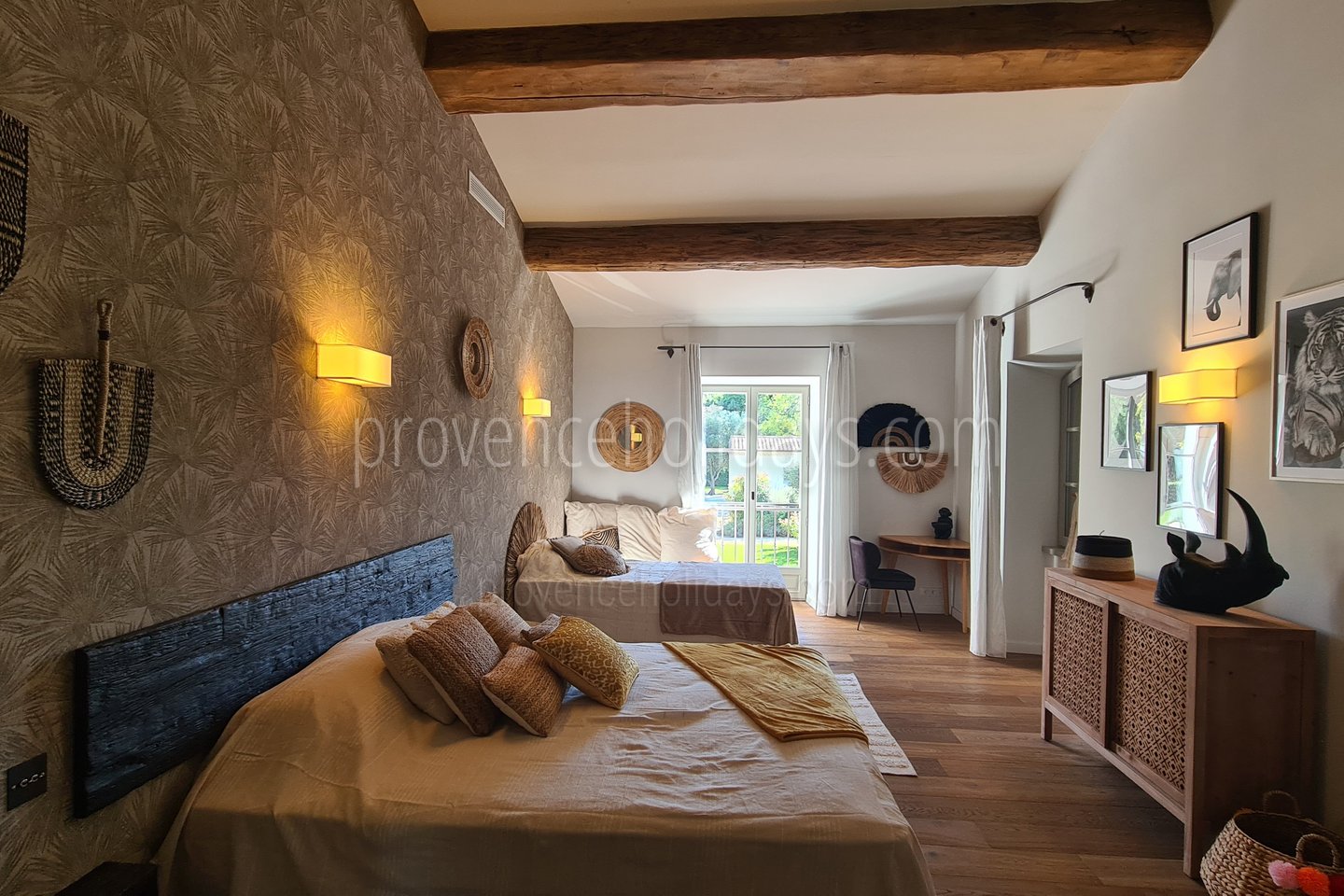 58 - Mas Van Gogh: Villa: Bedroom