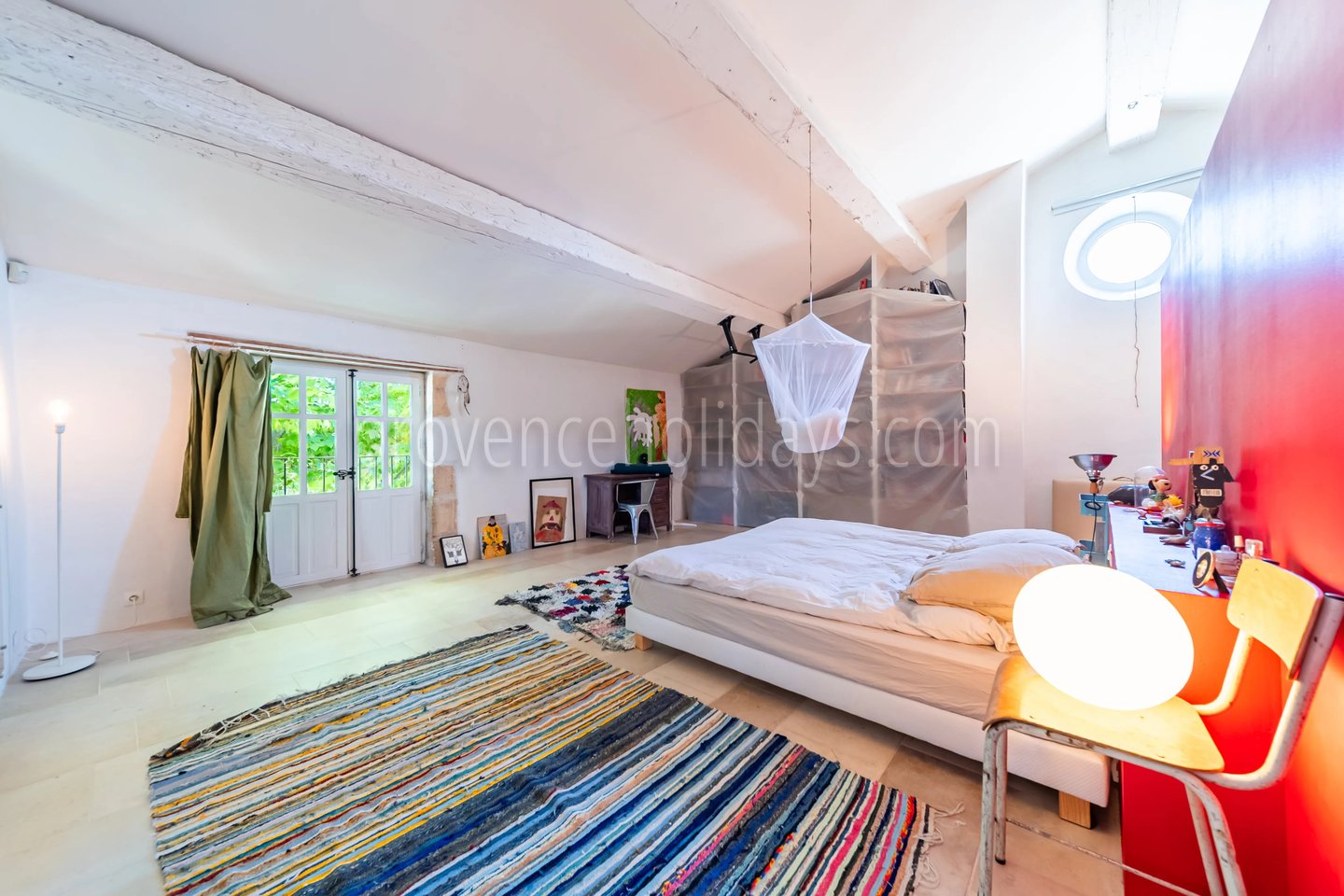 7 - Characterful mas in Cavaillon: Villa: Bedroom