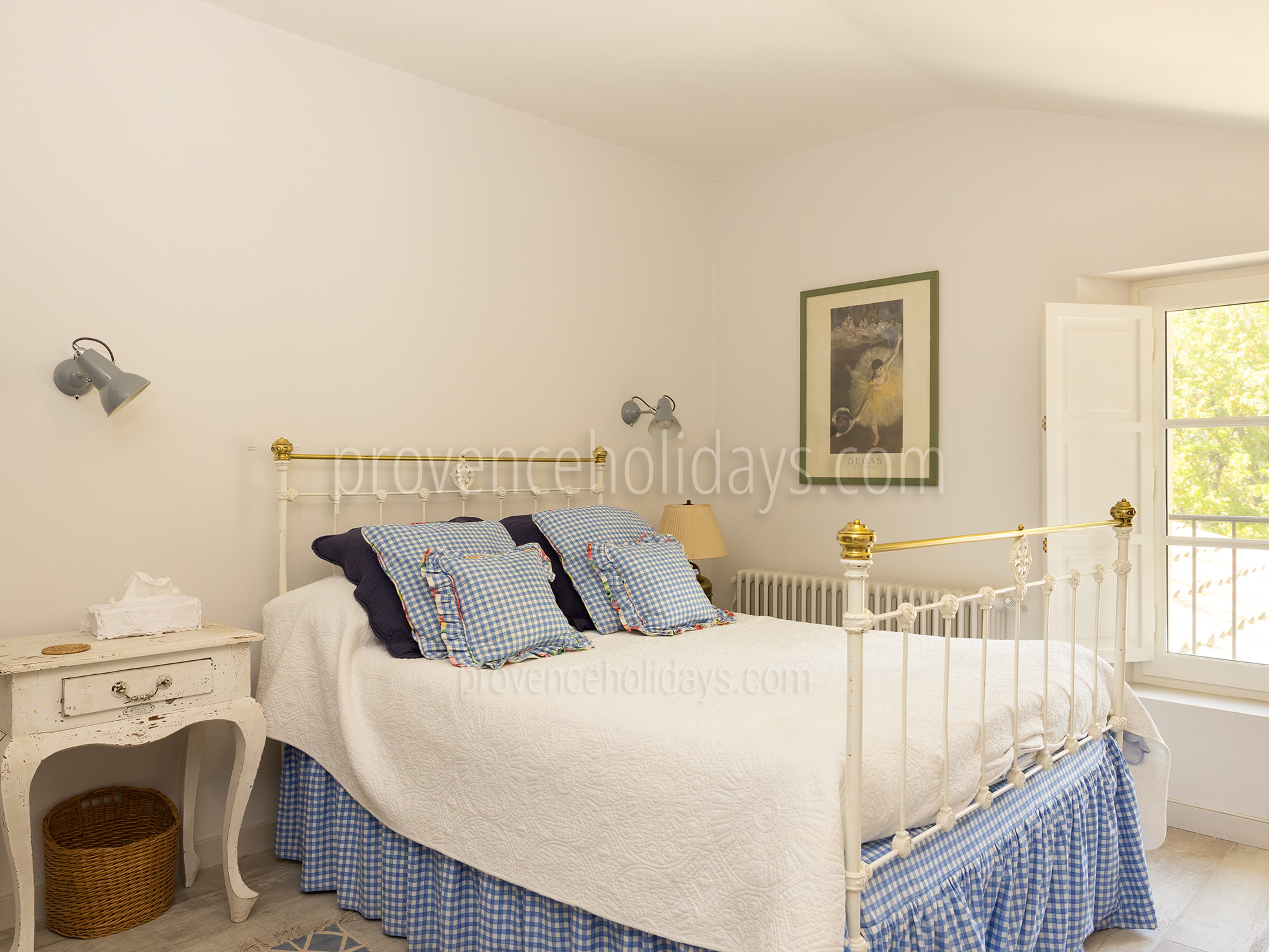 11 - Le Mas d\'Ansouis: Villa: Bedroom
