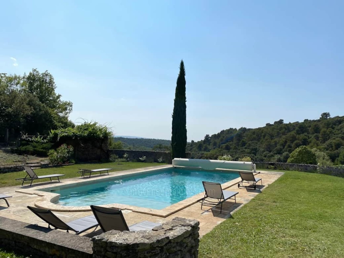 25 - Le Mas de Bonnieux: Villa: Pool