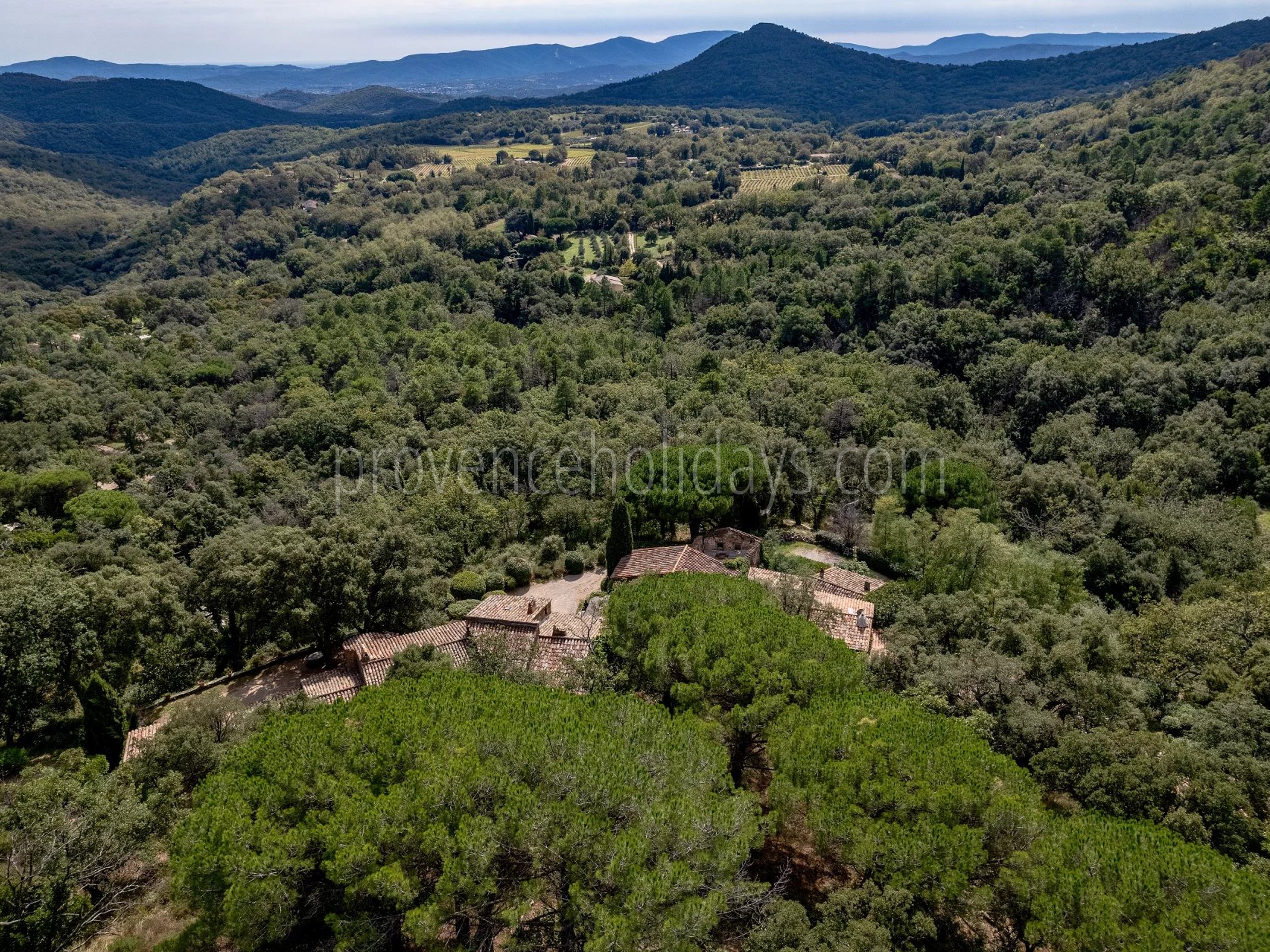 7 - Steinernes hameau in La Garde-Freinet: Villa: Exterior