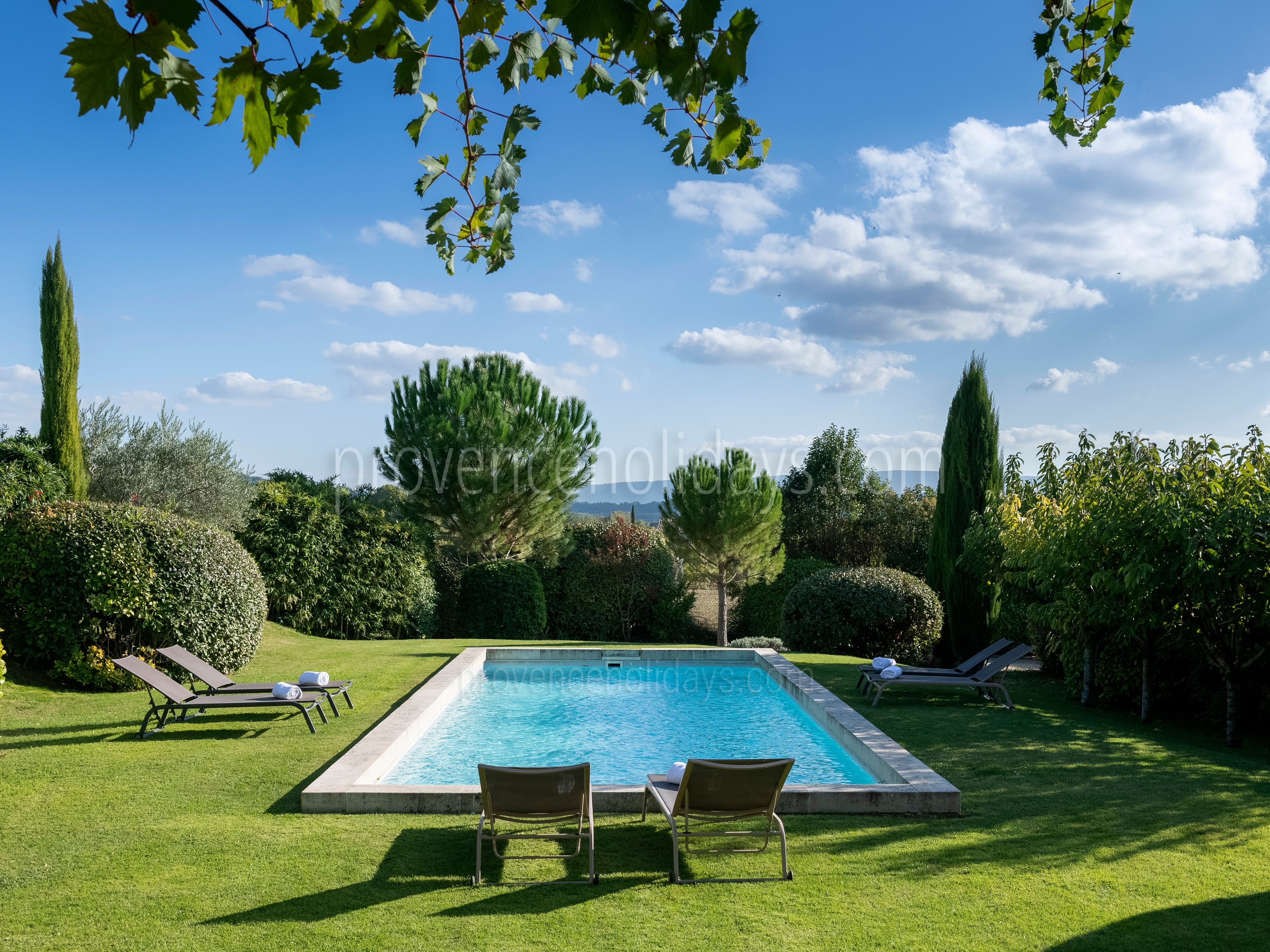 1 - Domaine de Joucas: Villa: Exterior