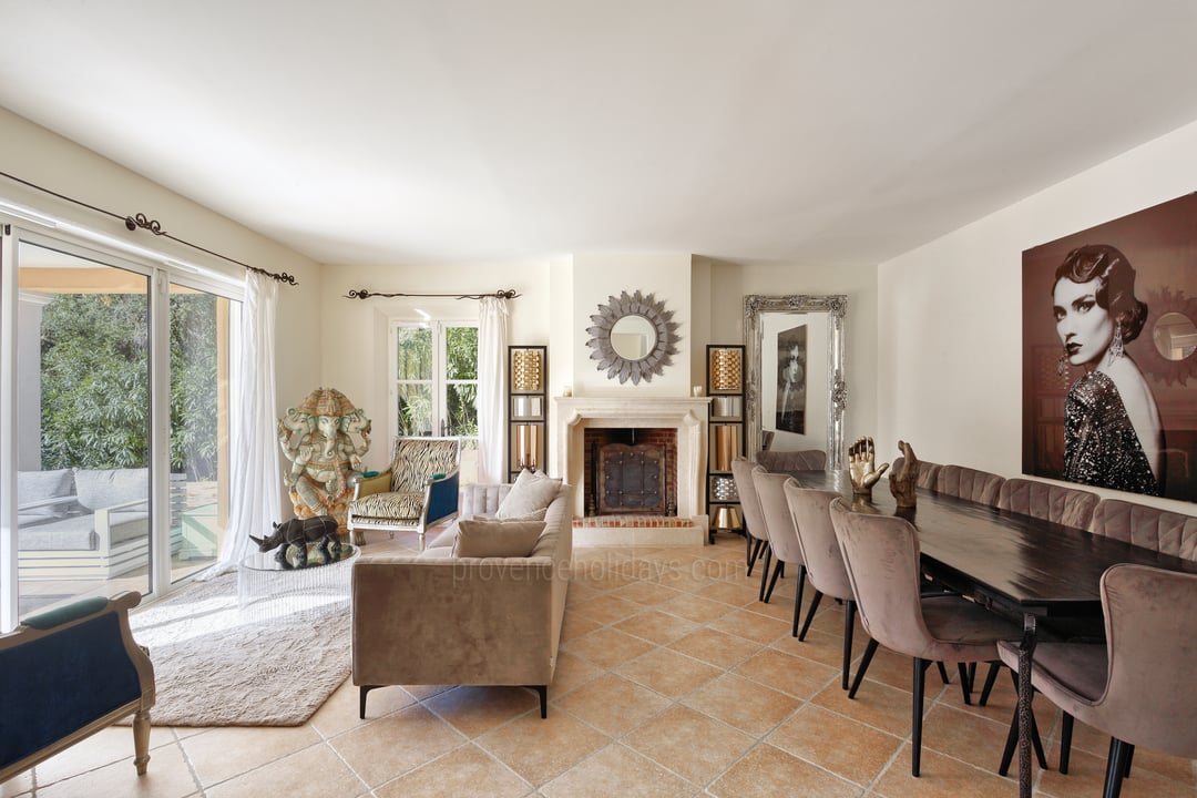 3 - Manoir de Seraphine: Villa: Interior