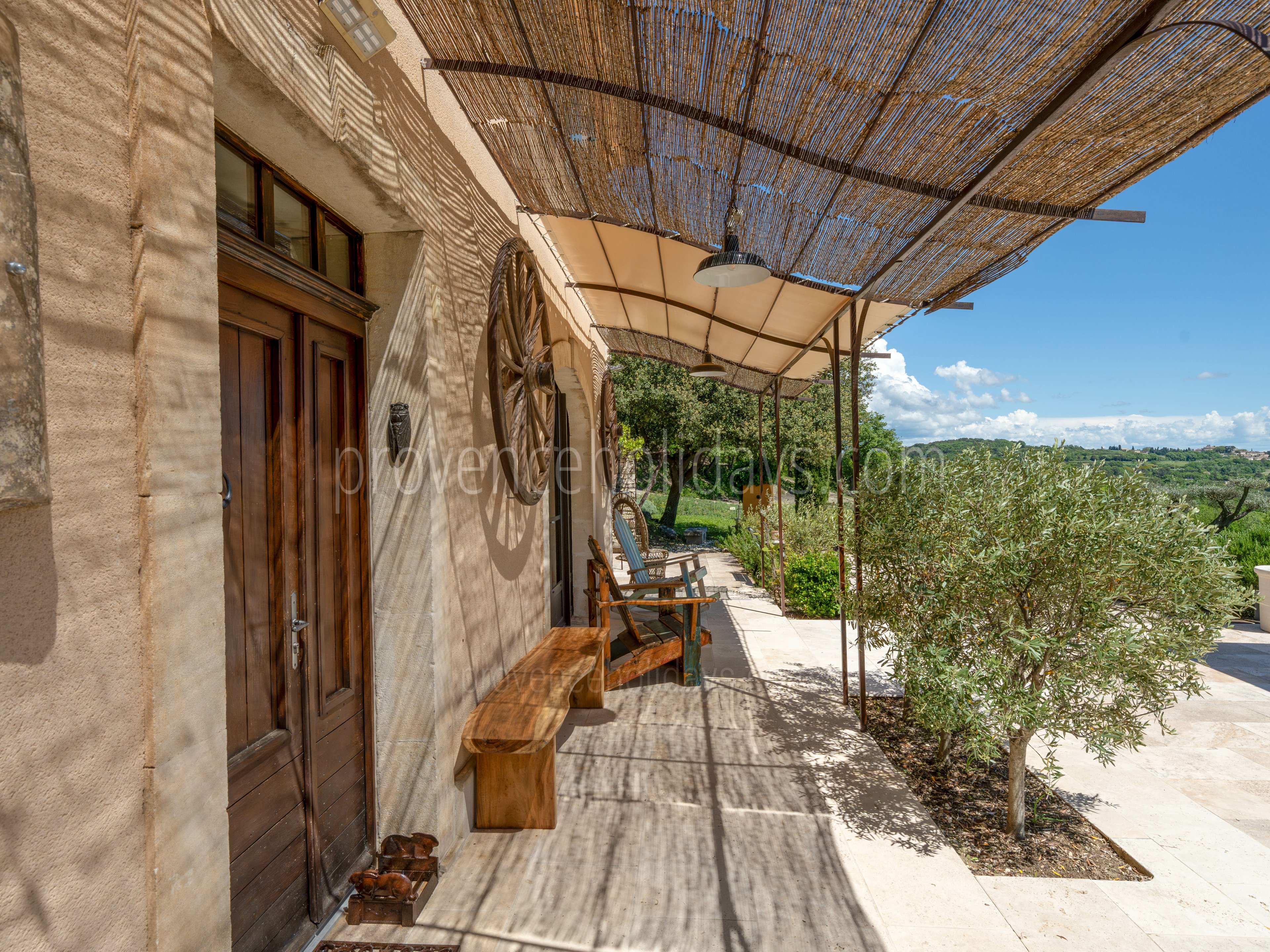 28 - Bastide des Chênes: Villa: Exterior