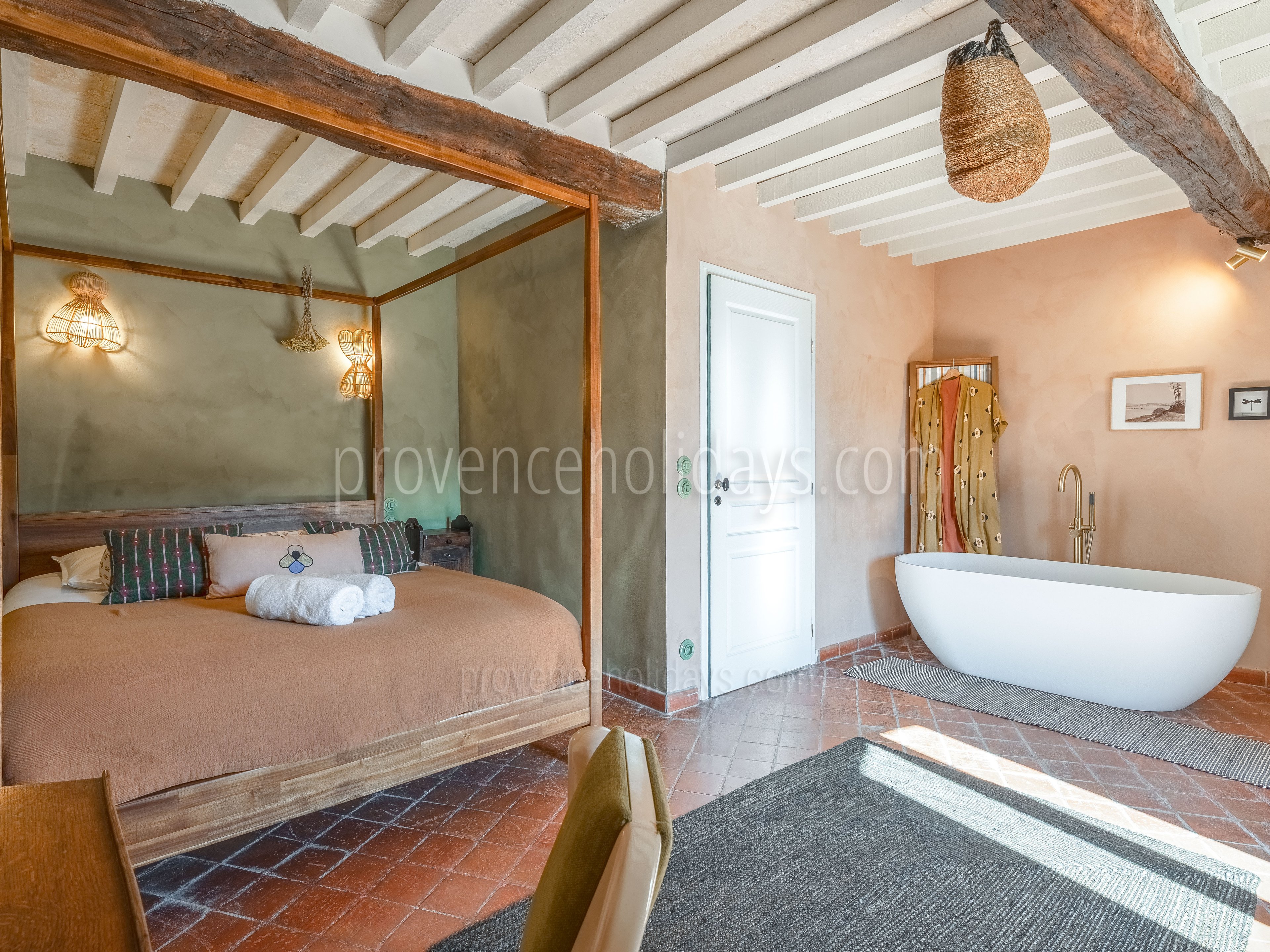 26 - Le Havre Provençal: Villa: Bedroom