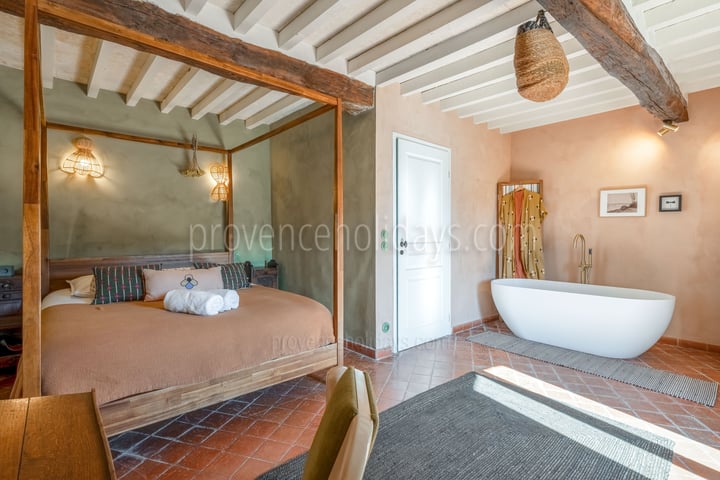 26 - Le Havre Provençal: Villa: Bedroom