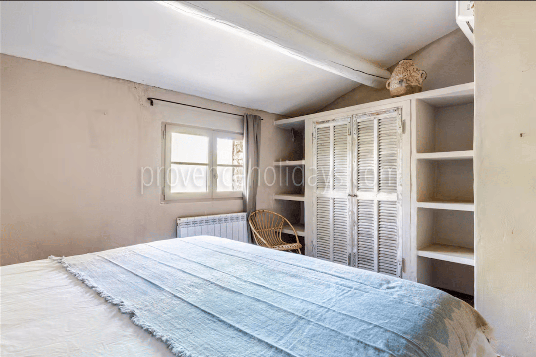 20 - Les Vues du Luberon: Villa: Bedroom
