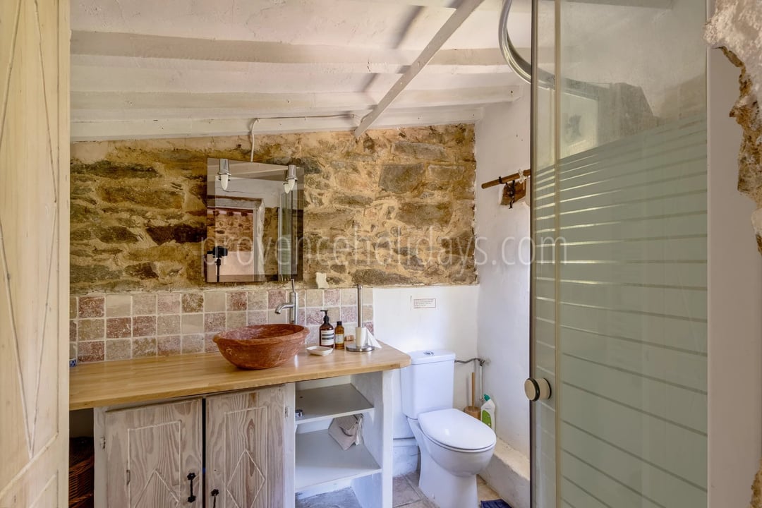 14 - Te renoveren gehucht in Grimaud: Villa: Bathroom