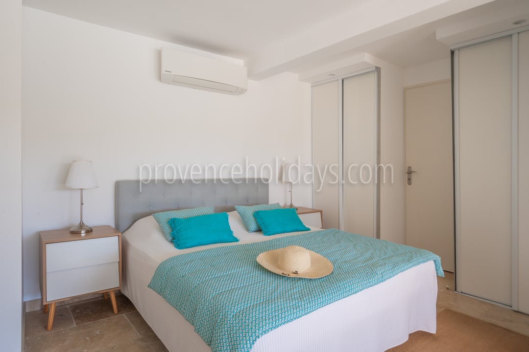13 - La Pinède: Villa: Bedroom