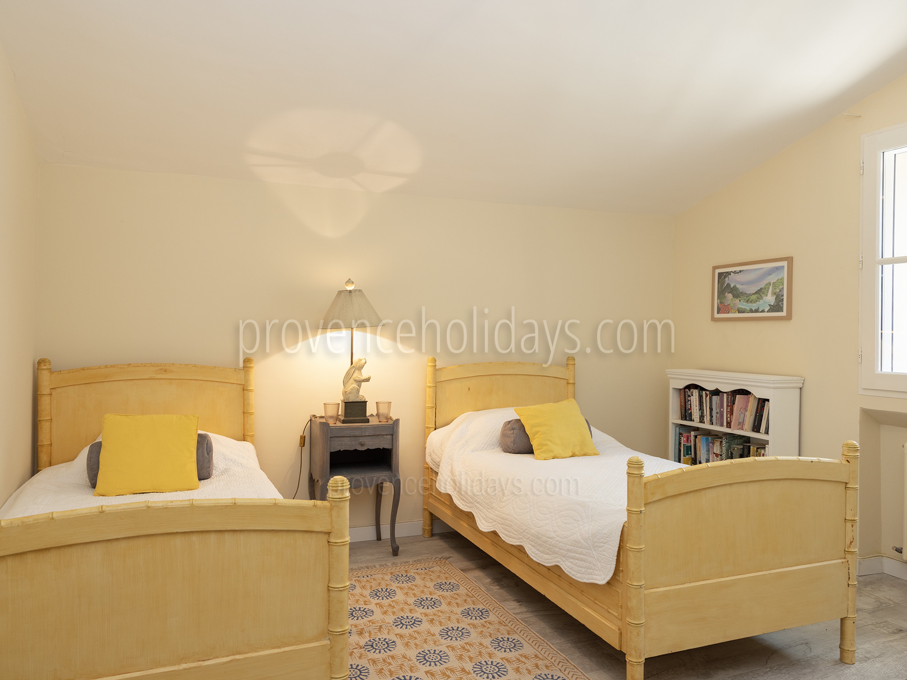 4 - Le Mas d\'Ansouis: Villa: Bedroom