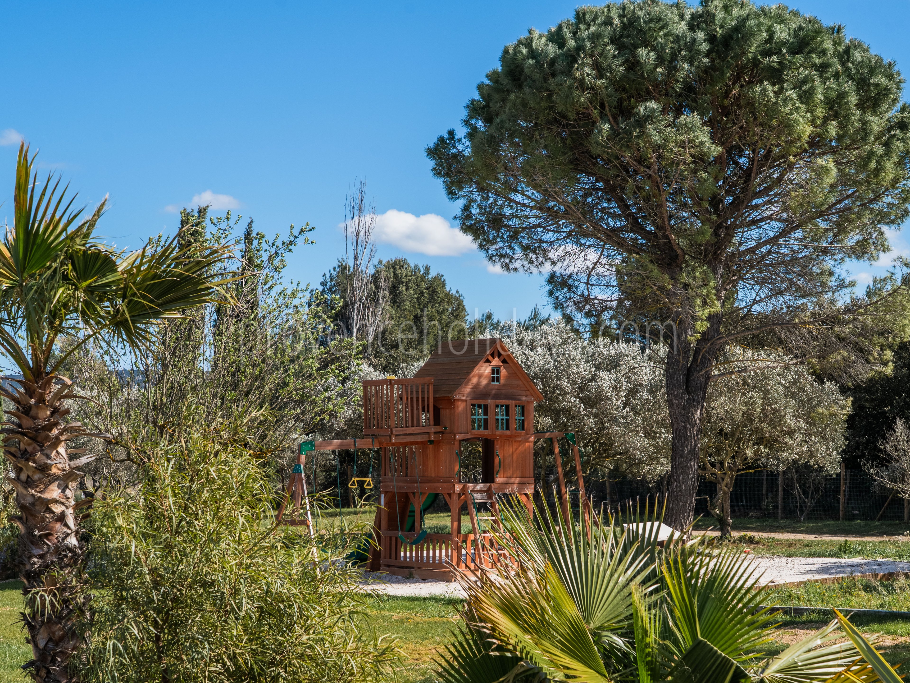 31 - Les Jardins Blancs: Villa: Exterior